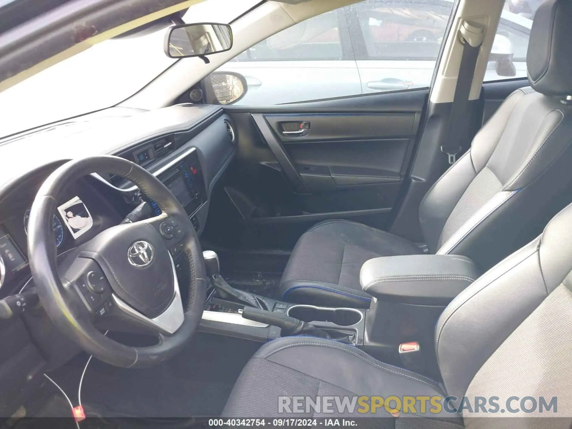 5 Photograph of a damaged car 2T1BURHE9KC192769 TOYOTA COROLLA 2019
