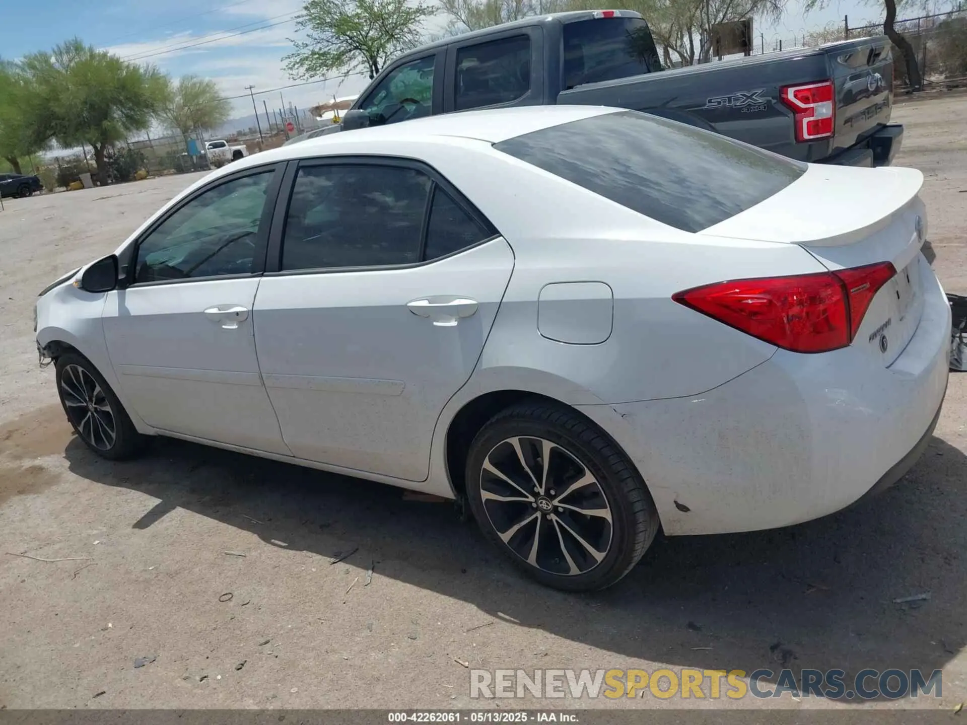 15 Photograph of a damaged car 2T1BURHE9KC197924 TOYOTA COROLLA 2019