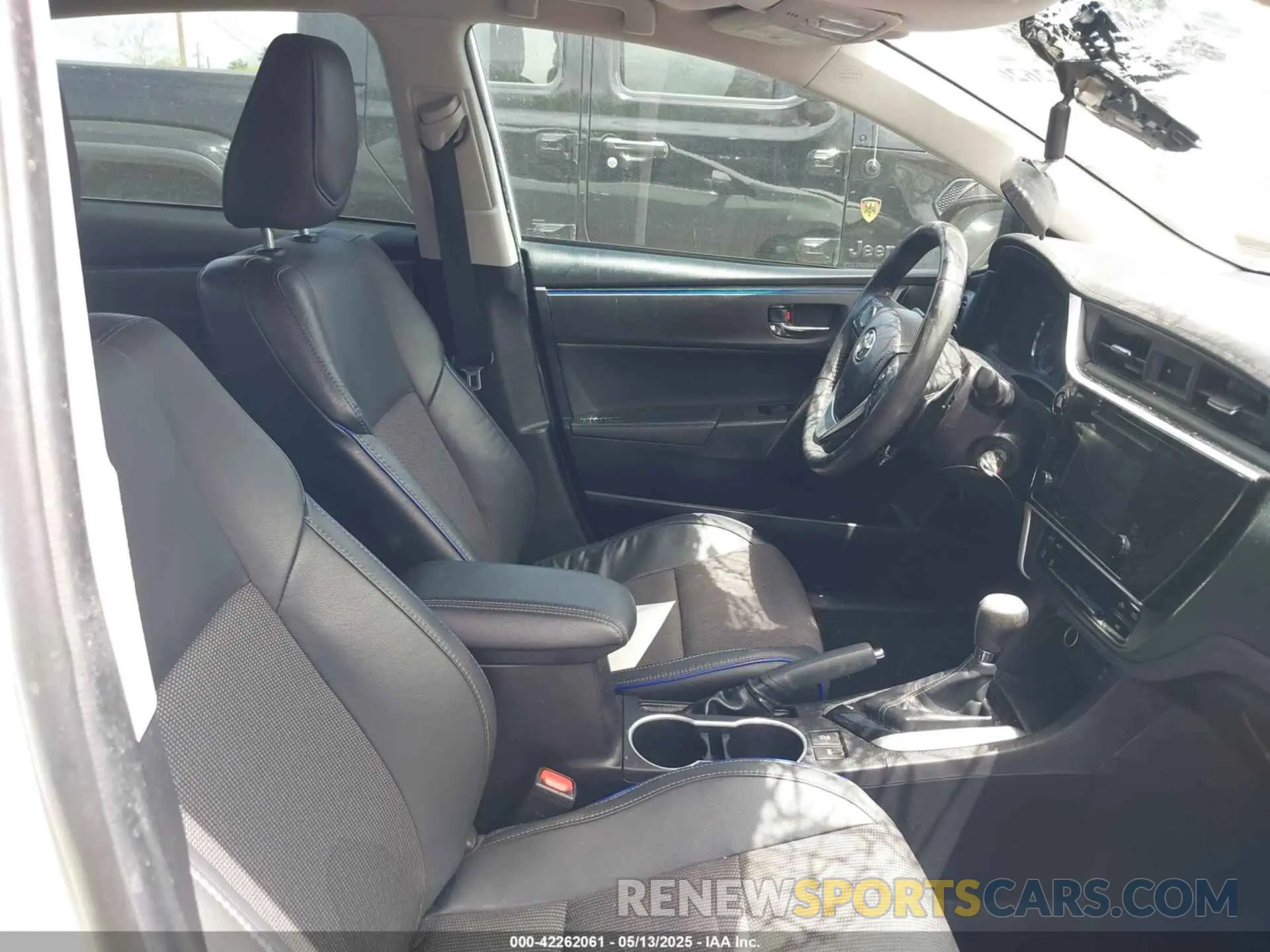 5 Photograph of a damaged car 2T1BURHE9KC197924 TOYOTA COROLLA 2019