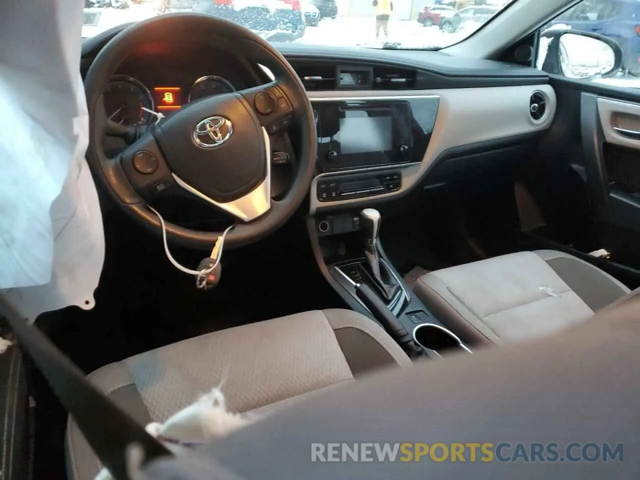 8 Photograph of a damaged car 2T1BURHE9KC204628 TOYOTA COROLLA 2019