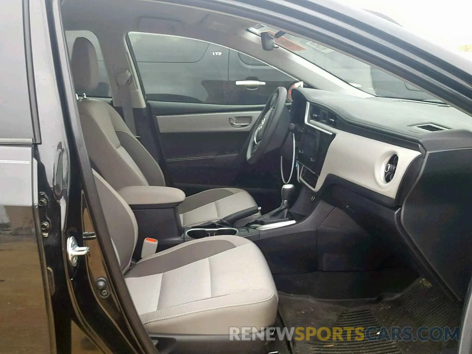 5 Photograph of a damaged car 2T1BURHE9KC207044 TOYOTA COROLLA 2019