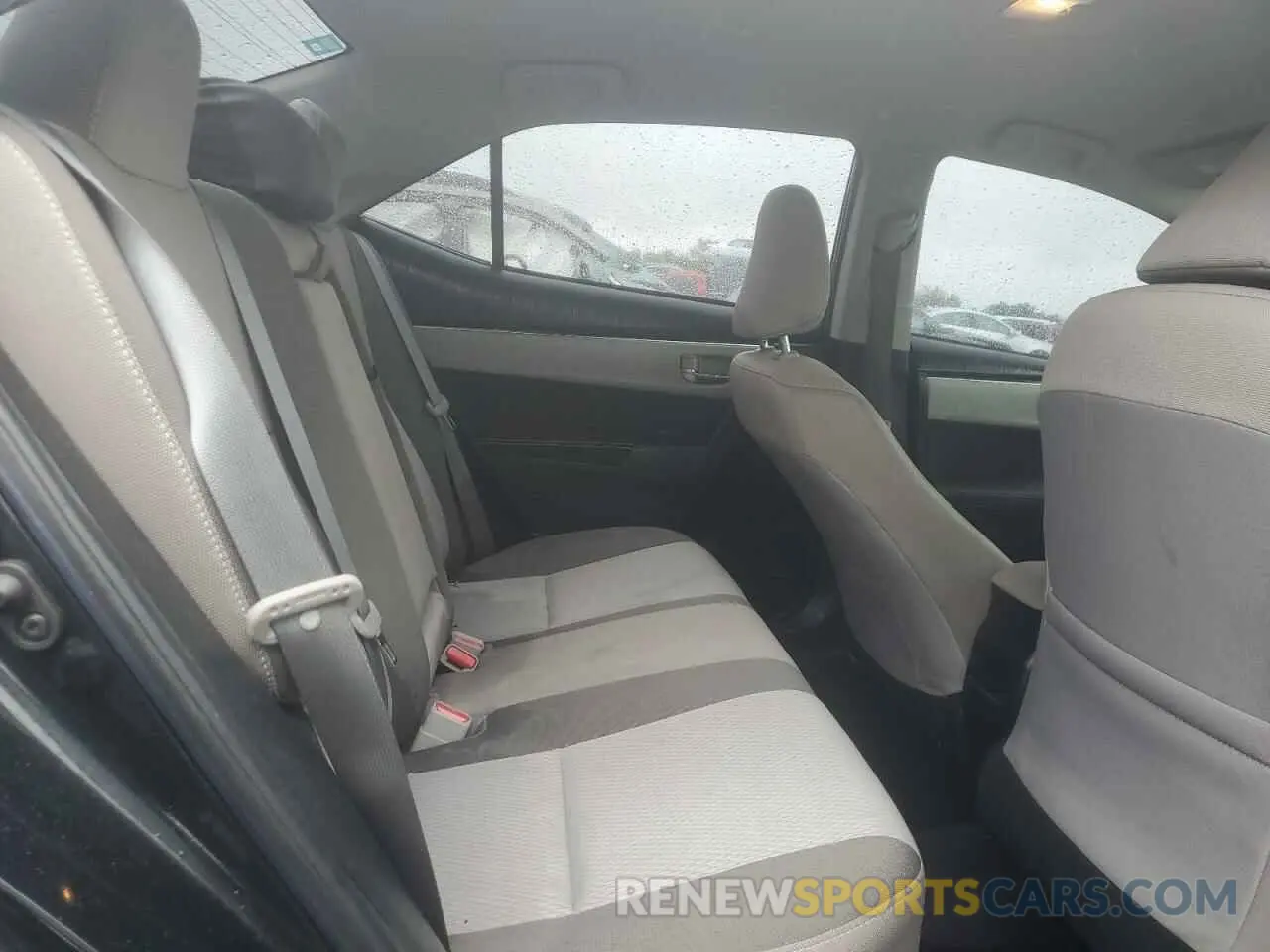 10 Photograph of a damaged car 2T1BURHE9KC208968 TOYOTA COROLLA 2019