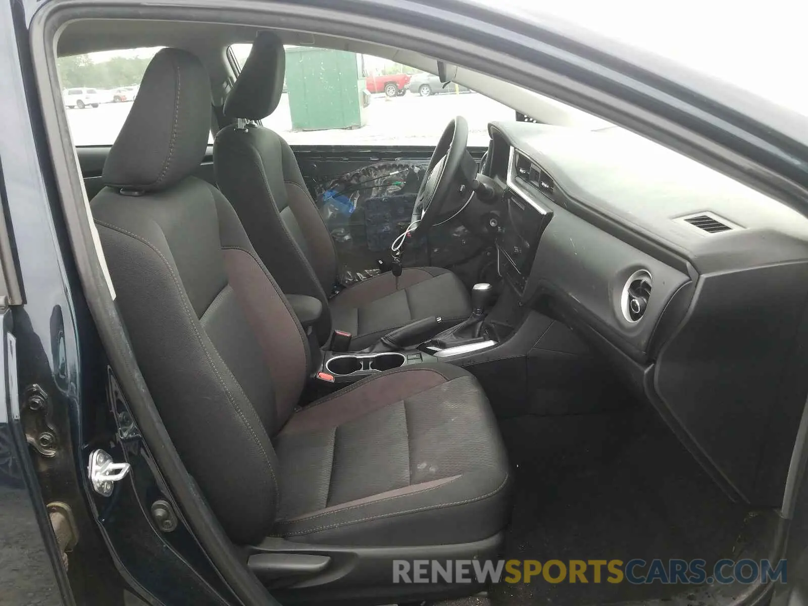 5 Photograph of a damaged car 2T1BURHE9KC218559 TOYOTA COROLLA 2019