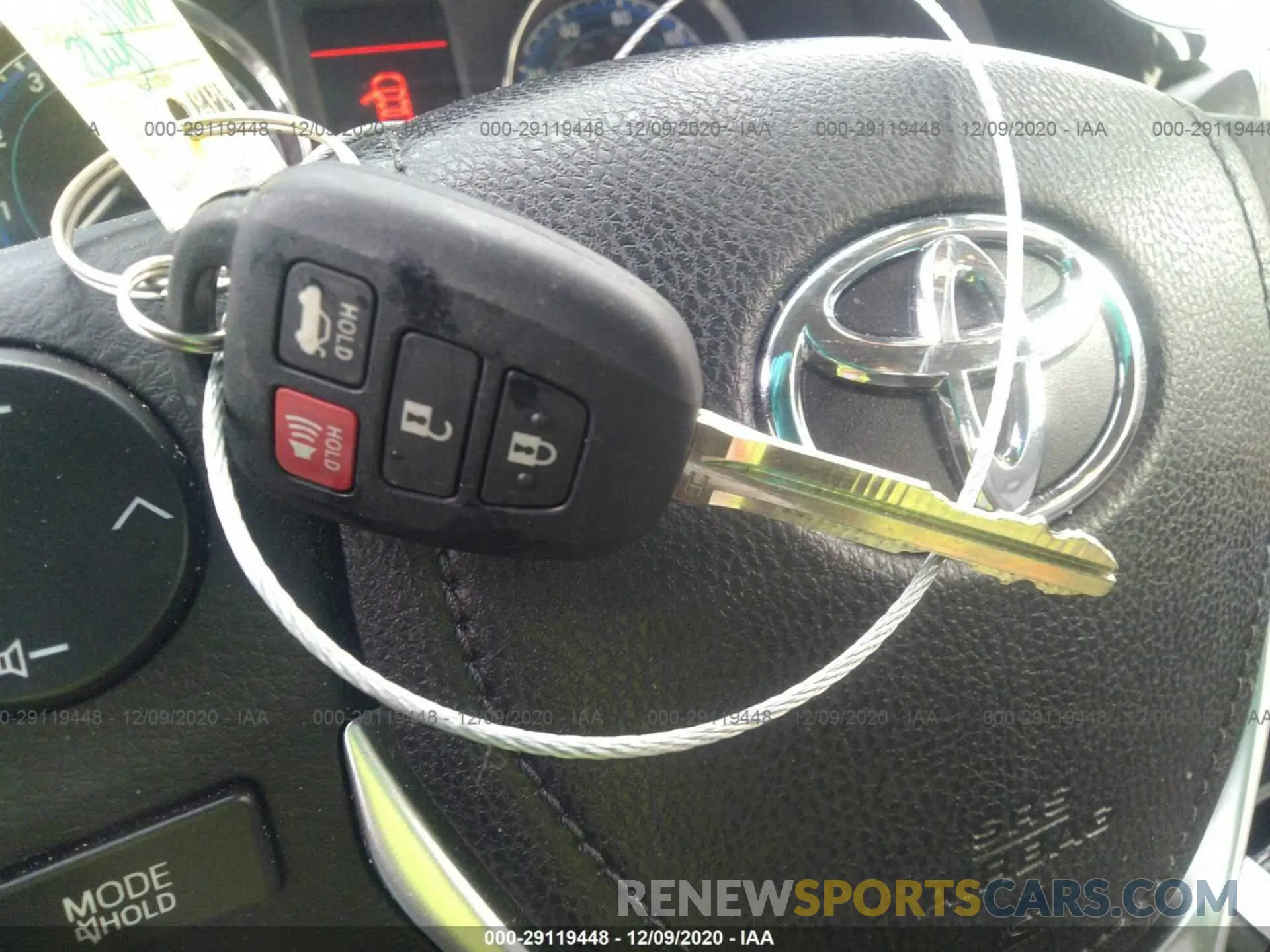 11 Photograph of a damaged car 2T1BURHE9KC220585 TOYOTA COROLLA 2019