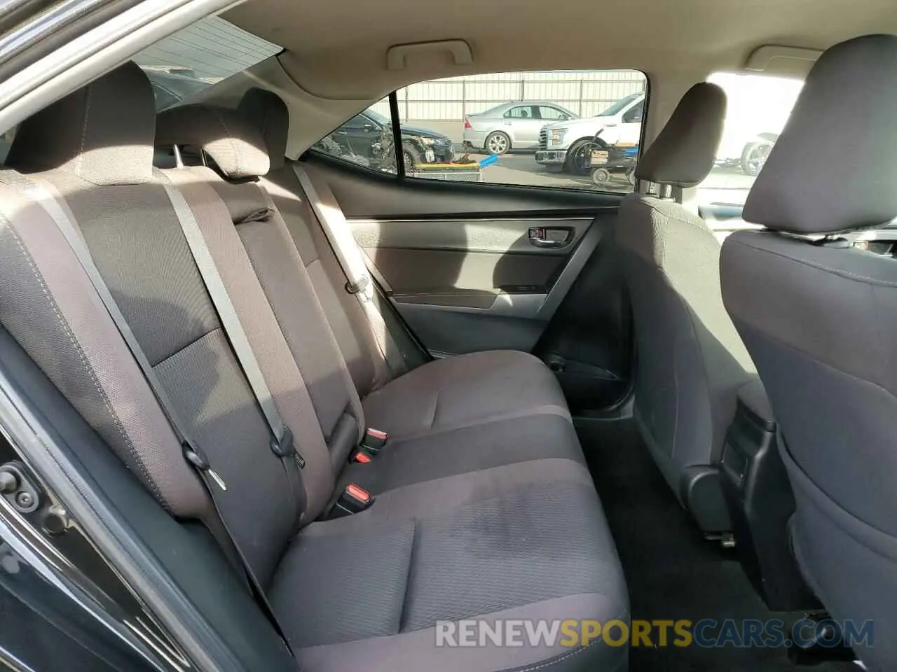 10 Photograph of a damaged car 2T1BURHE9KC220991 TOYOTA COROLLA 2019