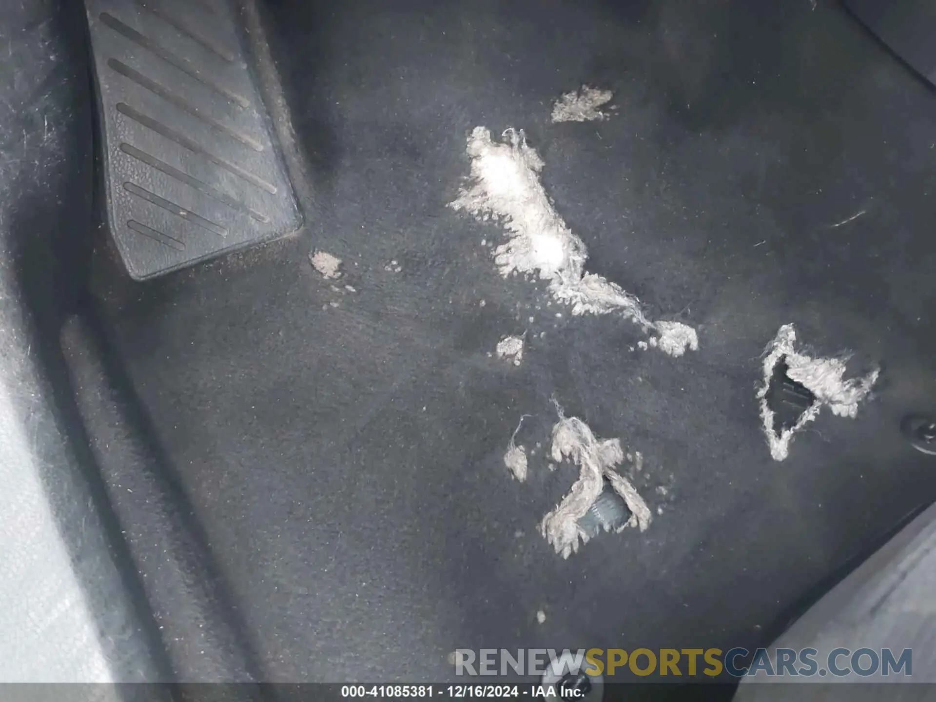 18 Photograph of a damaged car 2T1BURHE9KC223051 TOYOTA COROLLA 2019