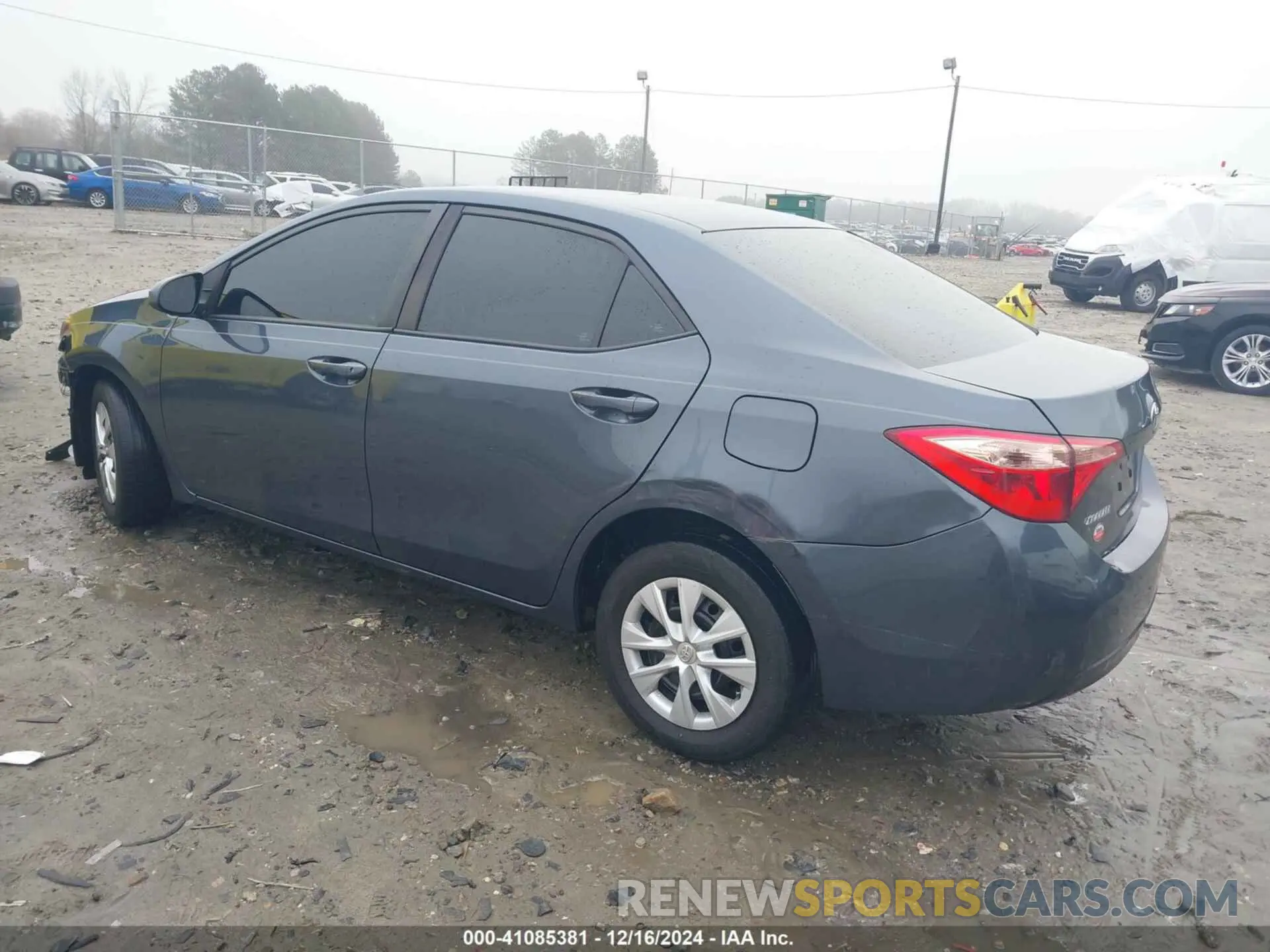 3 Photograph of a damaged car 2T1BURHE9KC223051 TOYOTA COROLLA 2019