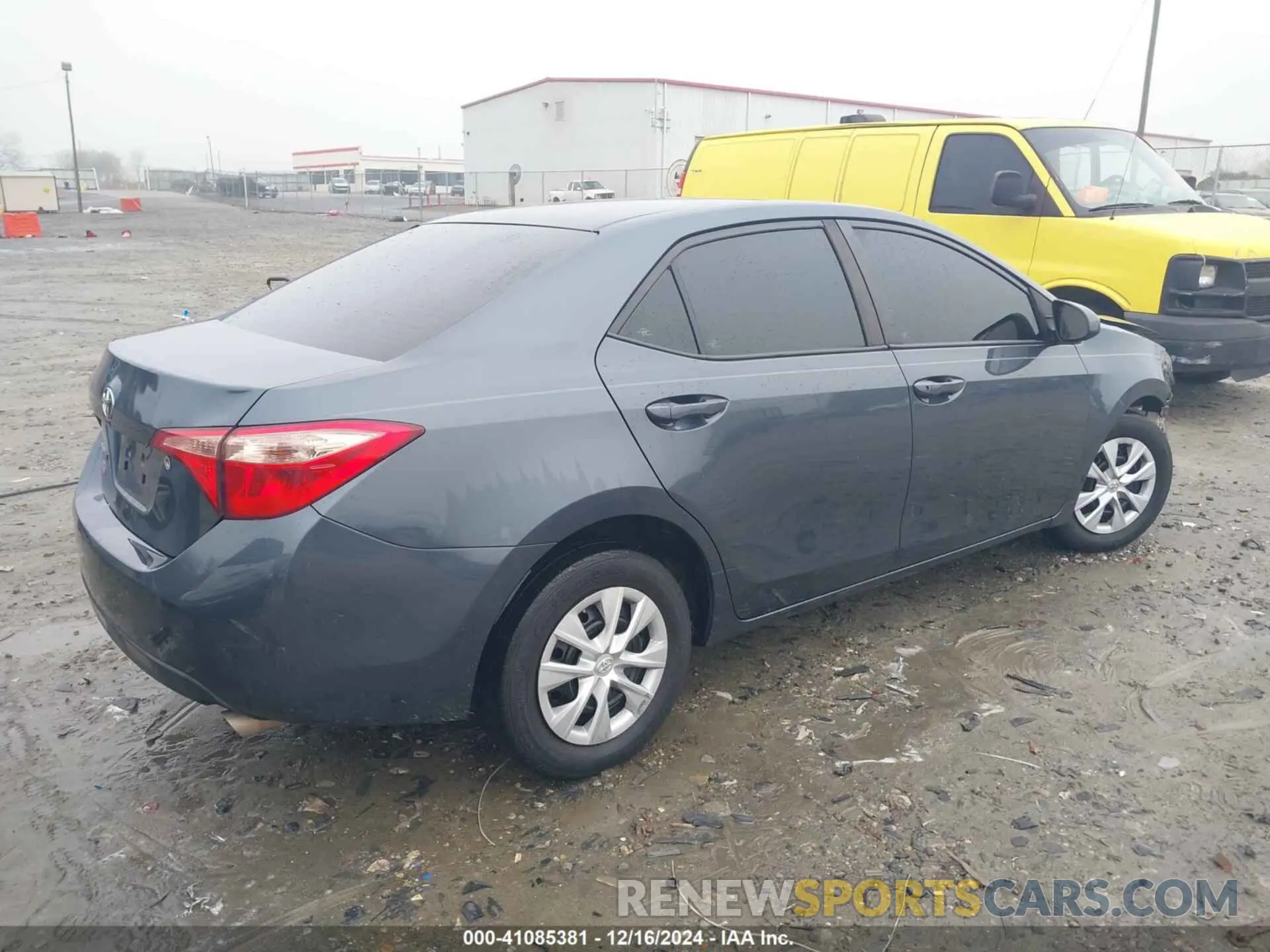 4 Photograph of a damaged car 2T1BURHE9KC223051 TOYOTA COROLLA 2019