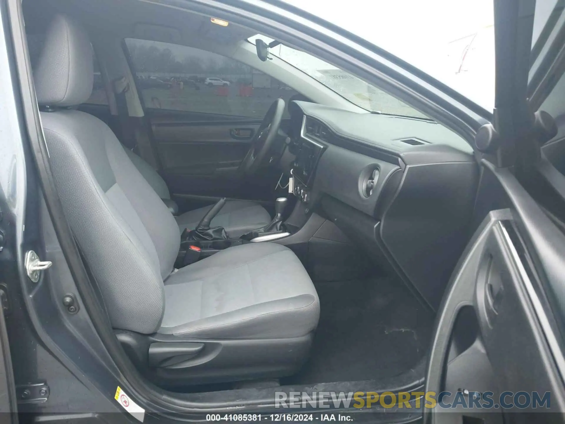 5 Photograph of a damaged car 2T1BURHE9KC223051 TOYOTA COROLLA 2019