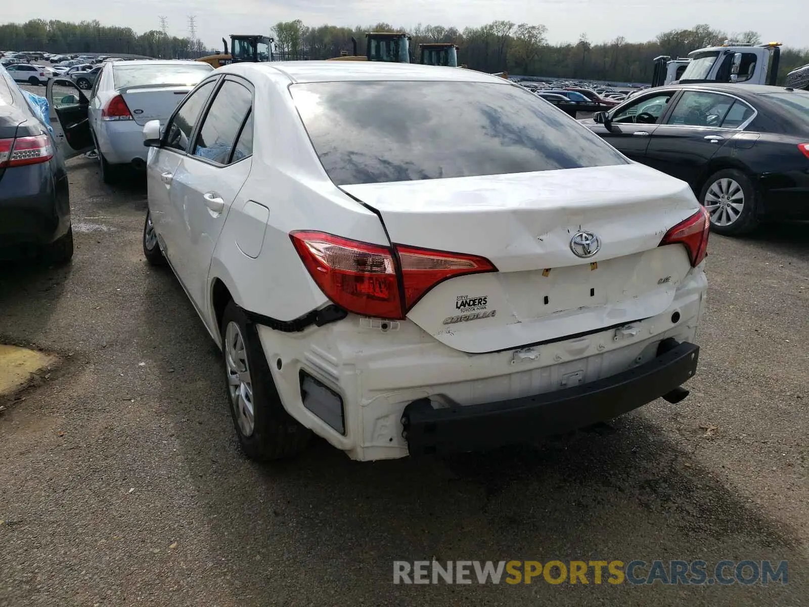 3 Фотография поврежденного автомобиля 2T1BURHE9KC230811 TOYOTA COROLLA 2019