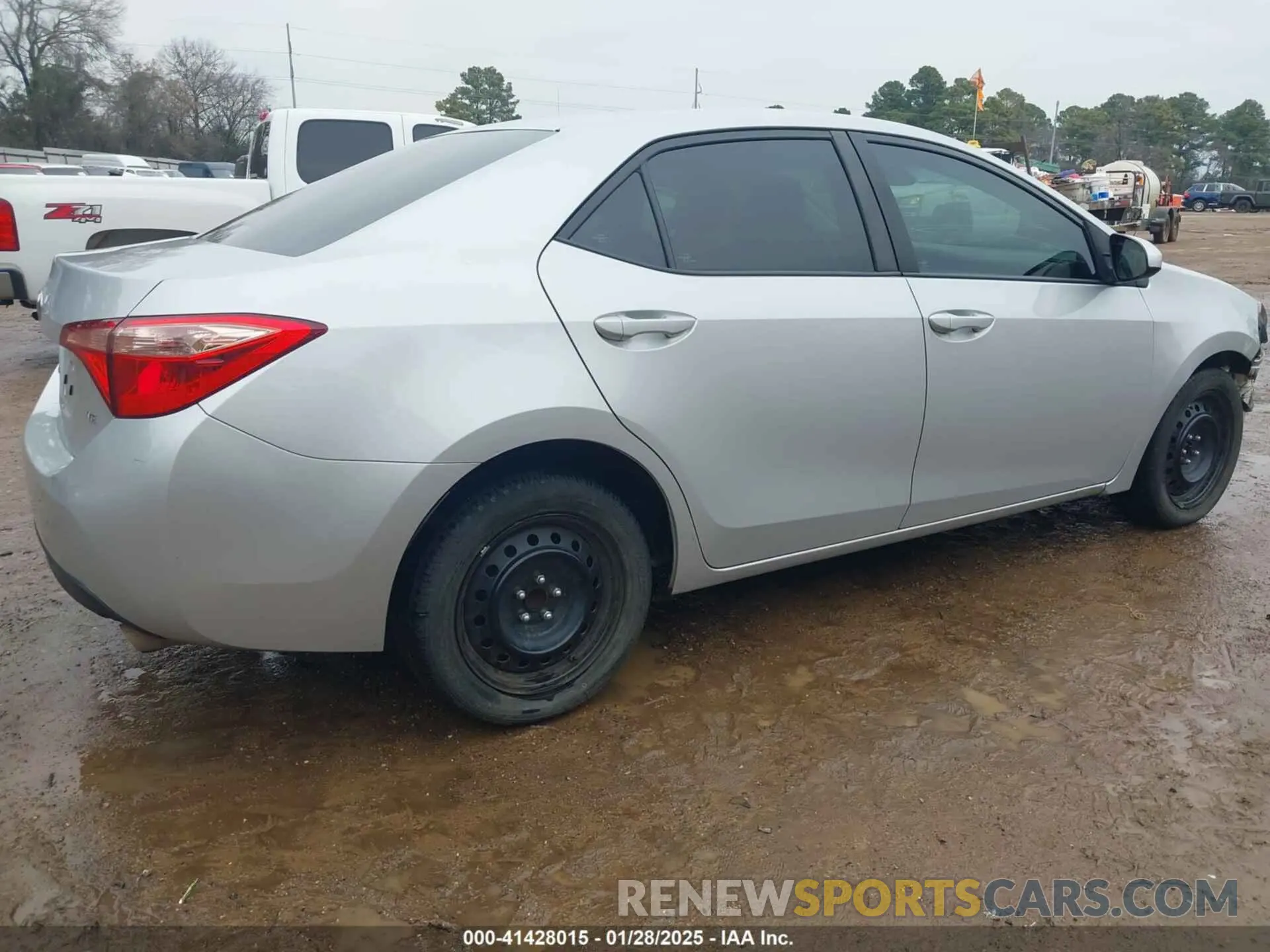 4 Photograph of a damaged car 2T1BURHE9KC232042 TOYOTA COROLLA 2019