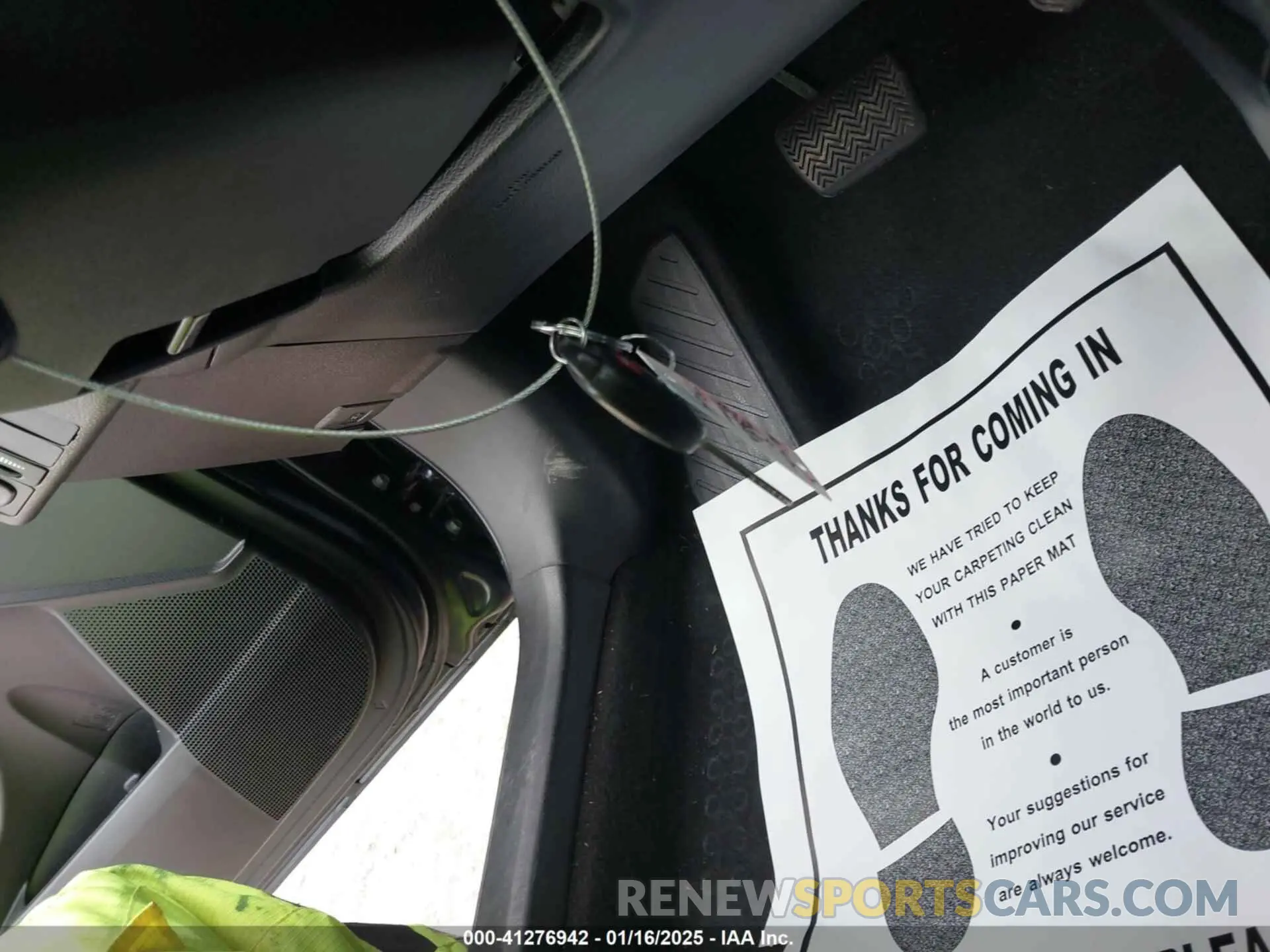 11 Photograph of a damaged car 2T1BURHE9KC232204 TOYOTA COROLLA 2019