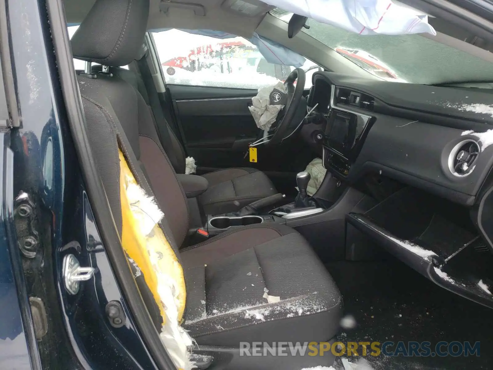 5 Photograph of a damaged car 2T1BURHE9KC239203 TOYOTA COROLLA 2019