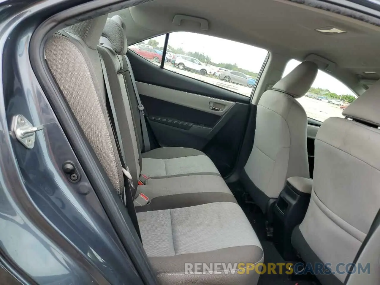 10 Photograph of a damaged car 2T1BURHE9KC245955 TOYOTA COROLLA 2019