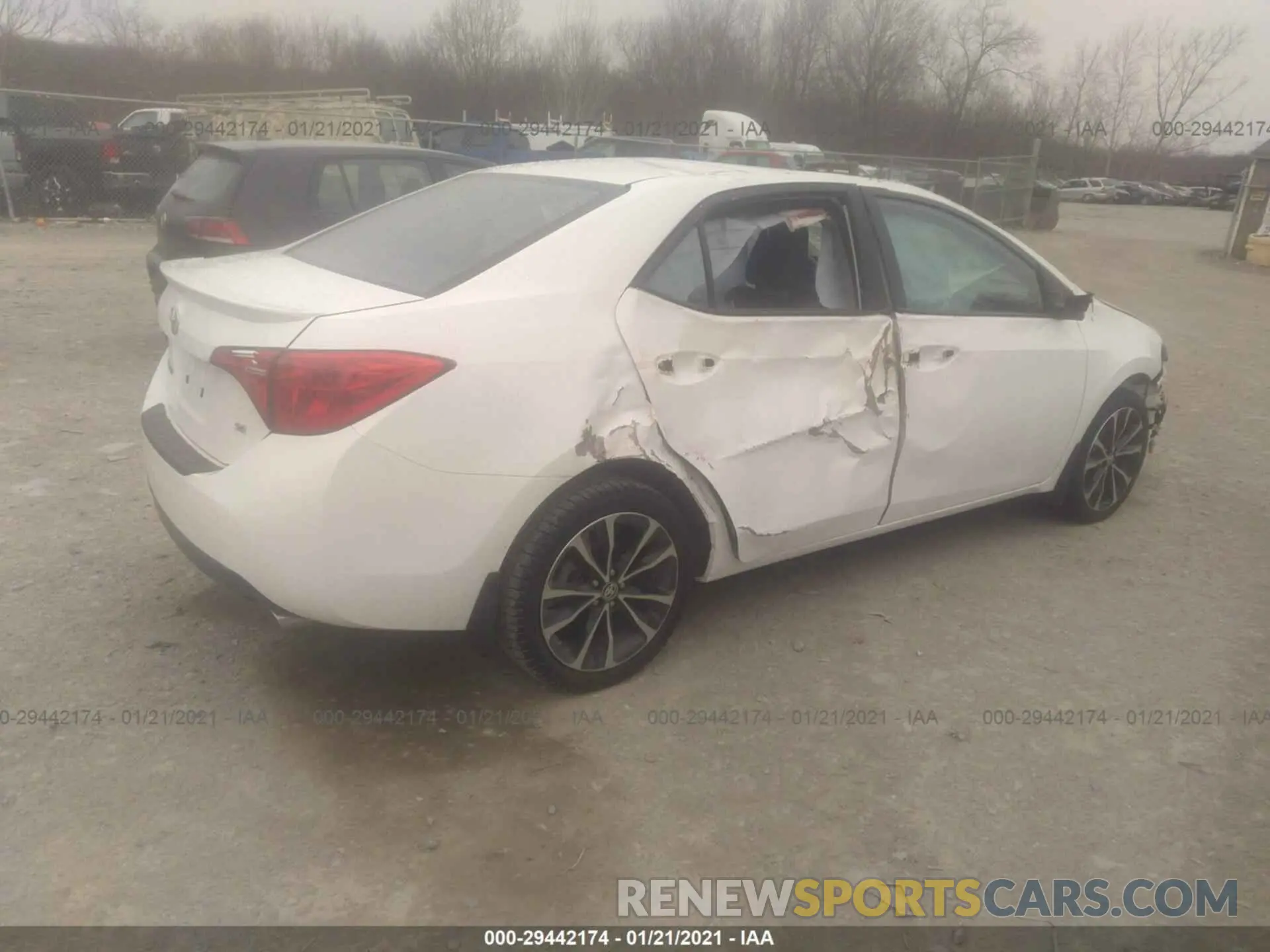 4 Photograph of a damaged car 2T1BURHEXKC138218 TOYOTA COROLLA 2019