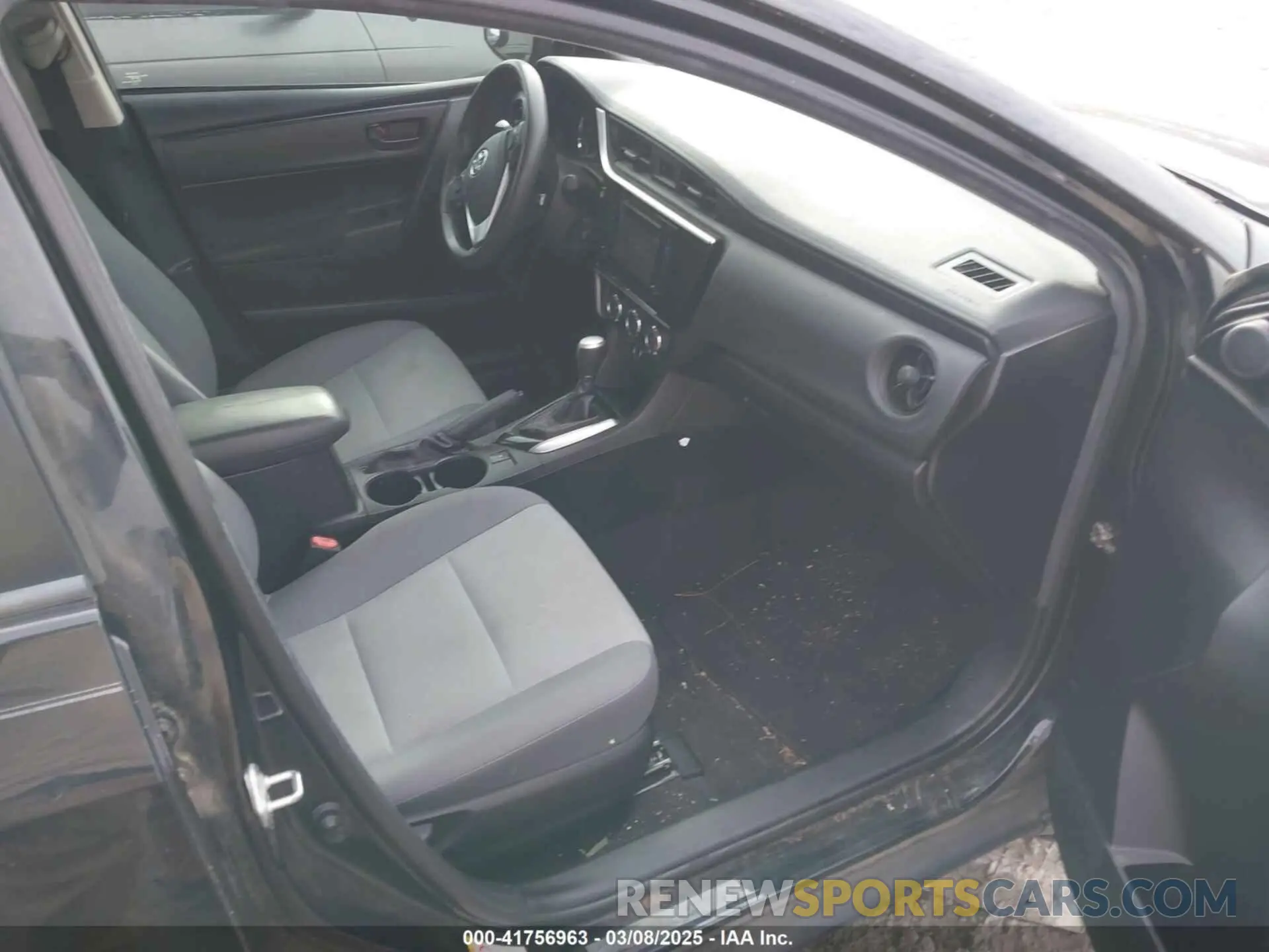 5 Photograph of a damaged car 2T1BURHEXKC138753 TOYOTA COROLLA 2019