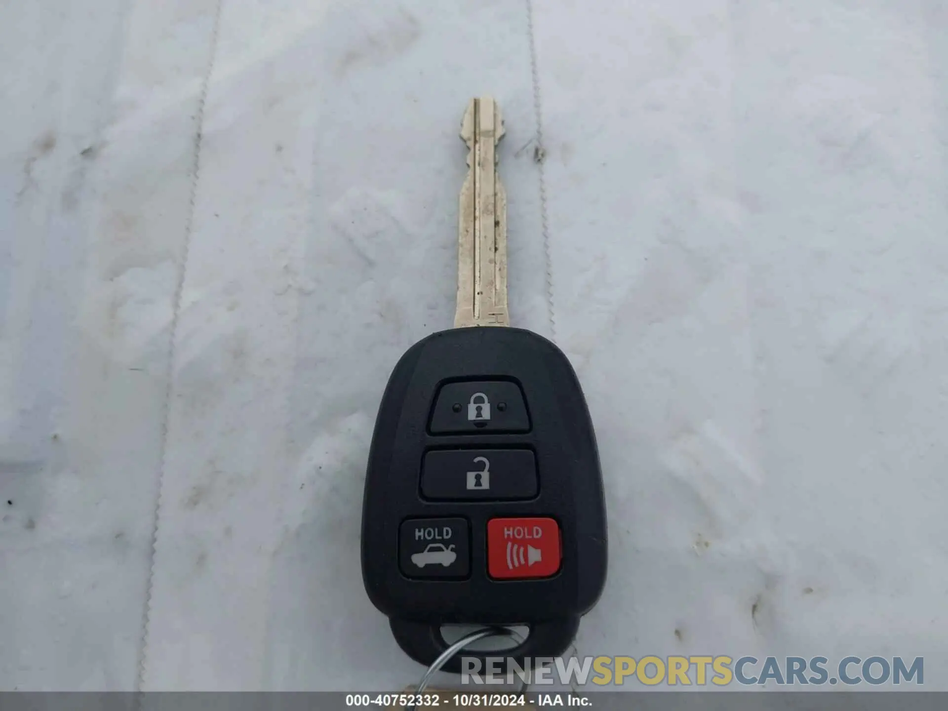 11 Photograph of a damaged car 2T1BURHEXKC139868 TOYOTA COROLLA 2019