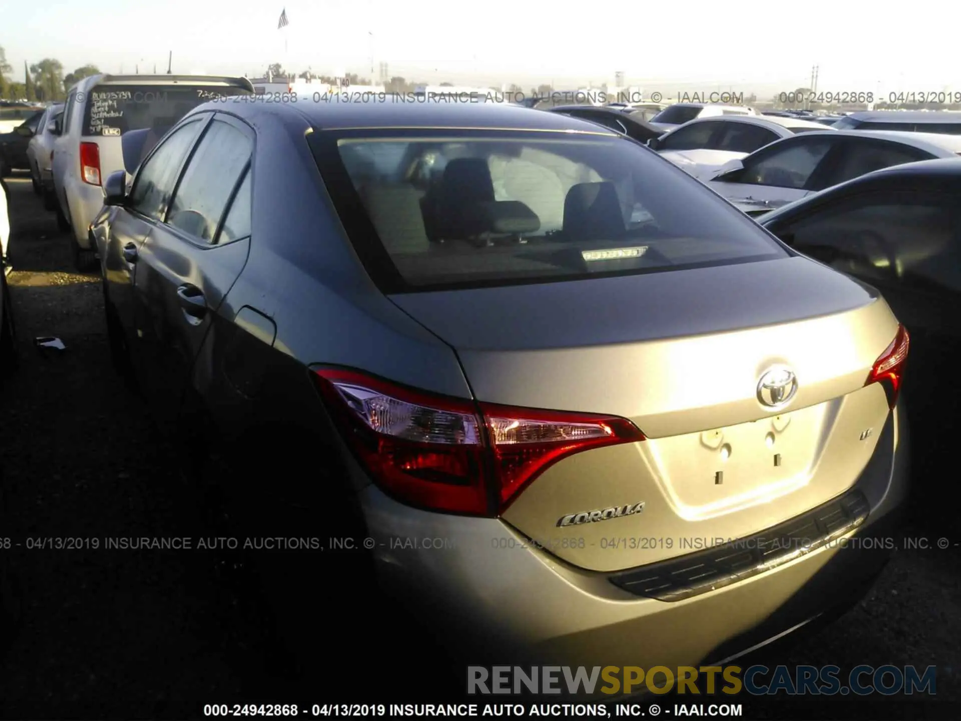3 Photograph of a damaged car 2T1BURHEXKC144133 TOYOTA COROLLA 2019
