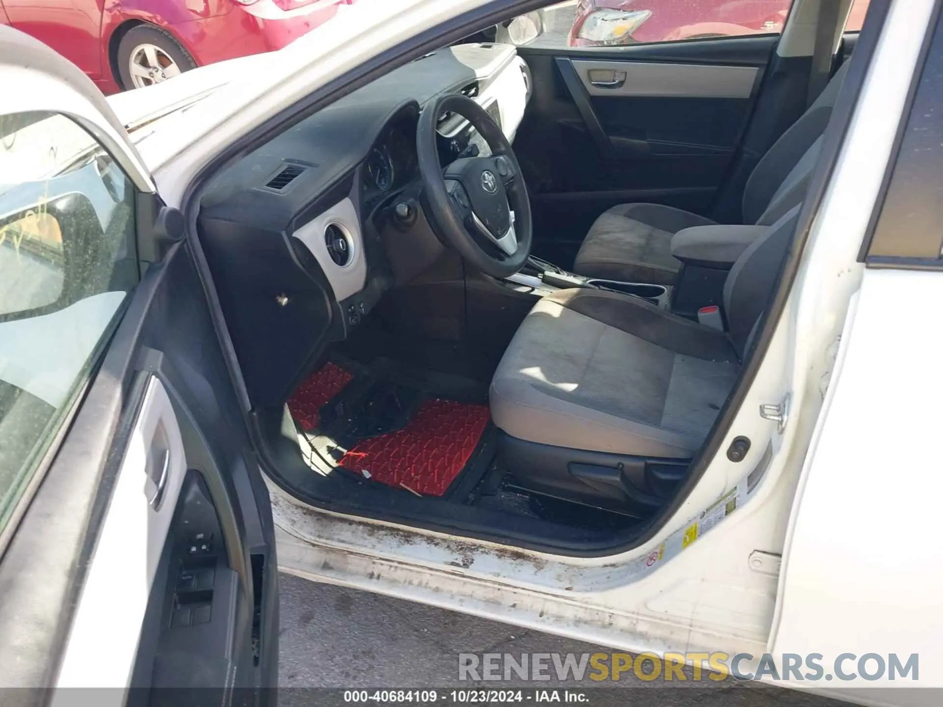 5 Photograph of a damaged car 2T1BURHEXKC146660 TOYOTA COROLLA 2019