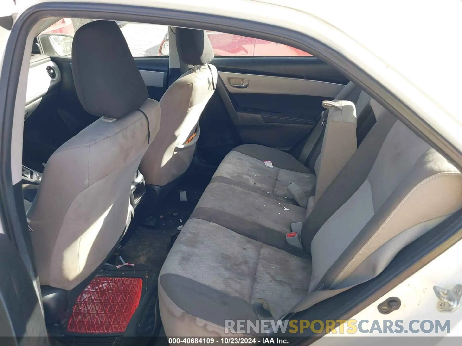 8 Photograph of a damaged car 2T1BURHEXKC146660 TOYOTA COROLLA 2019