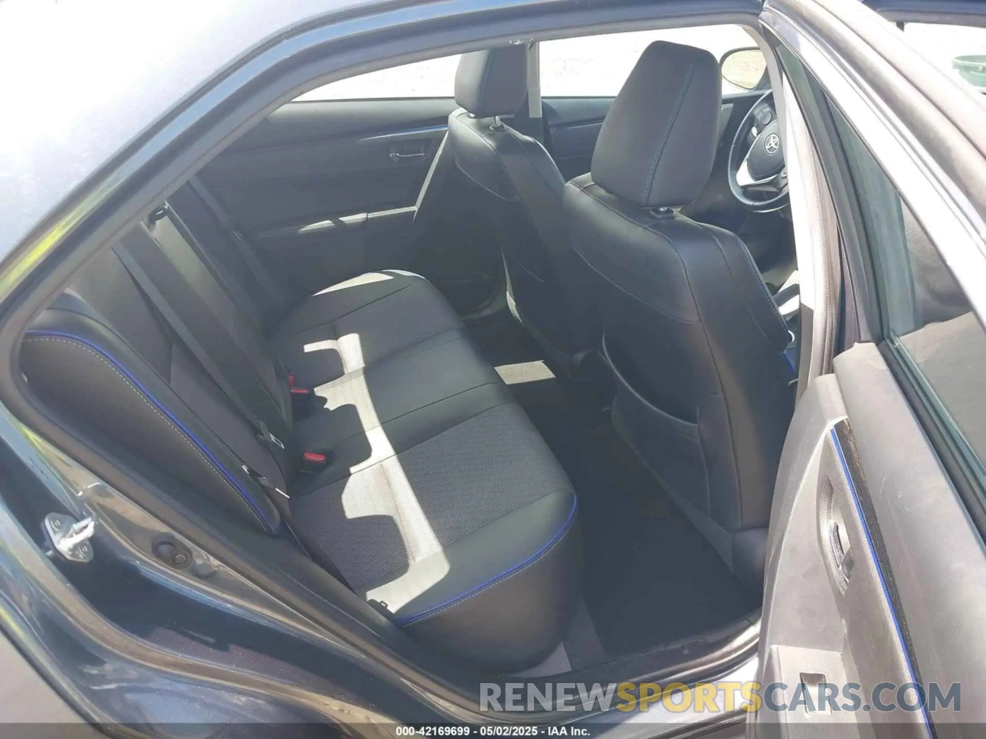 8 Photograph of a damaged car 2T1BURHEXKC157514 TOYOTA COROLLA 2019