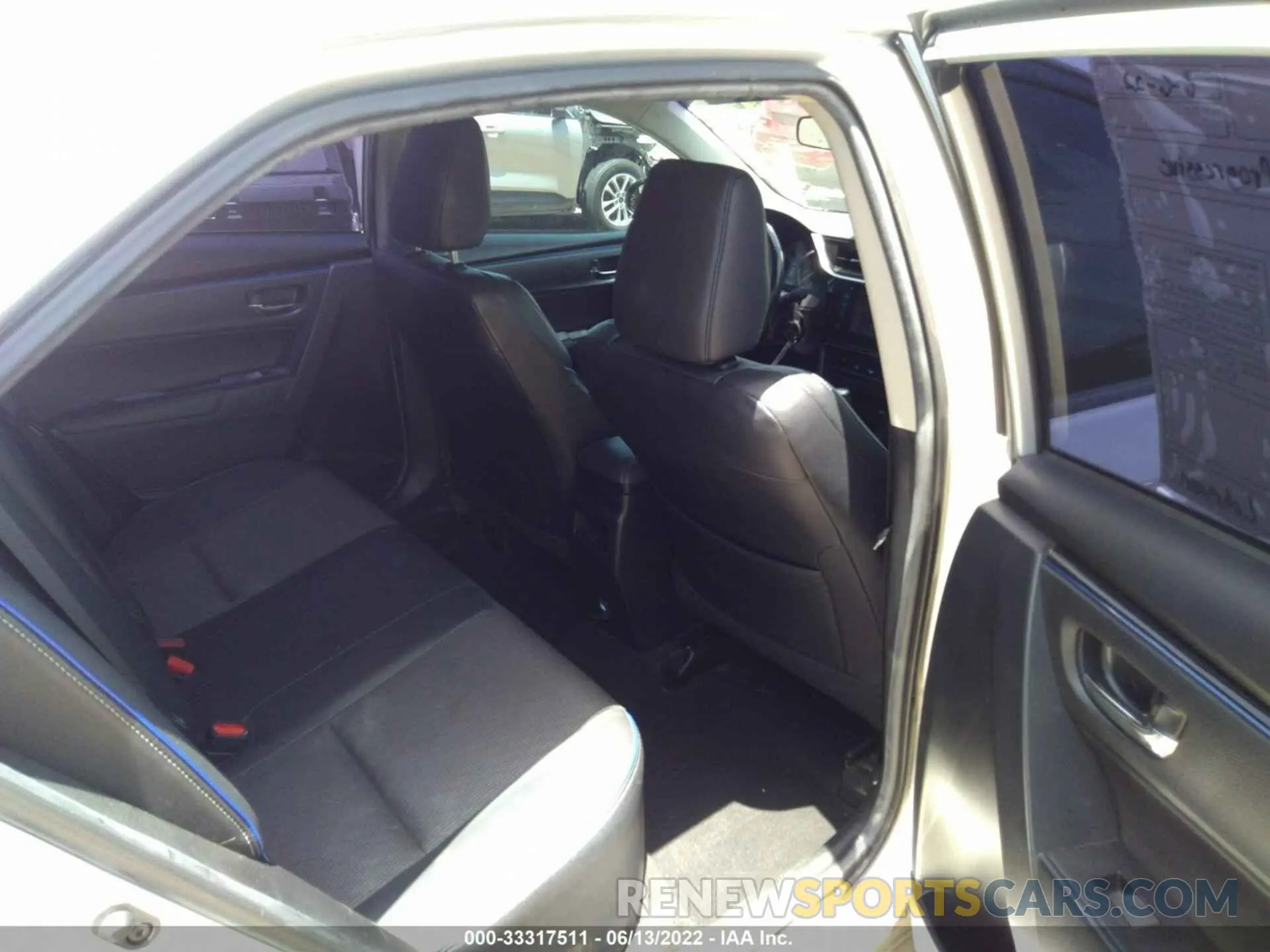 8 Photograph of a damaged car 2T1BURHEXKC168772 TOYOTA COROLLA 2019