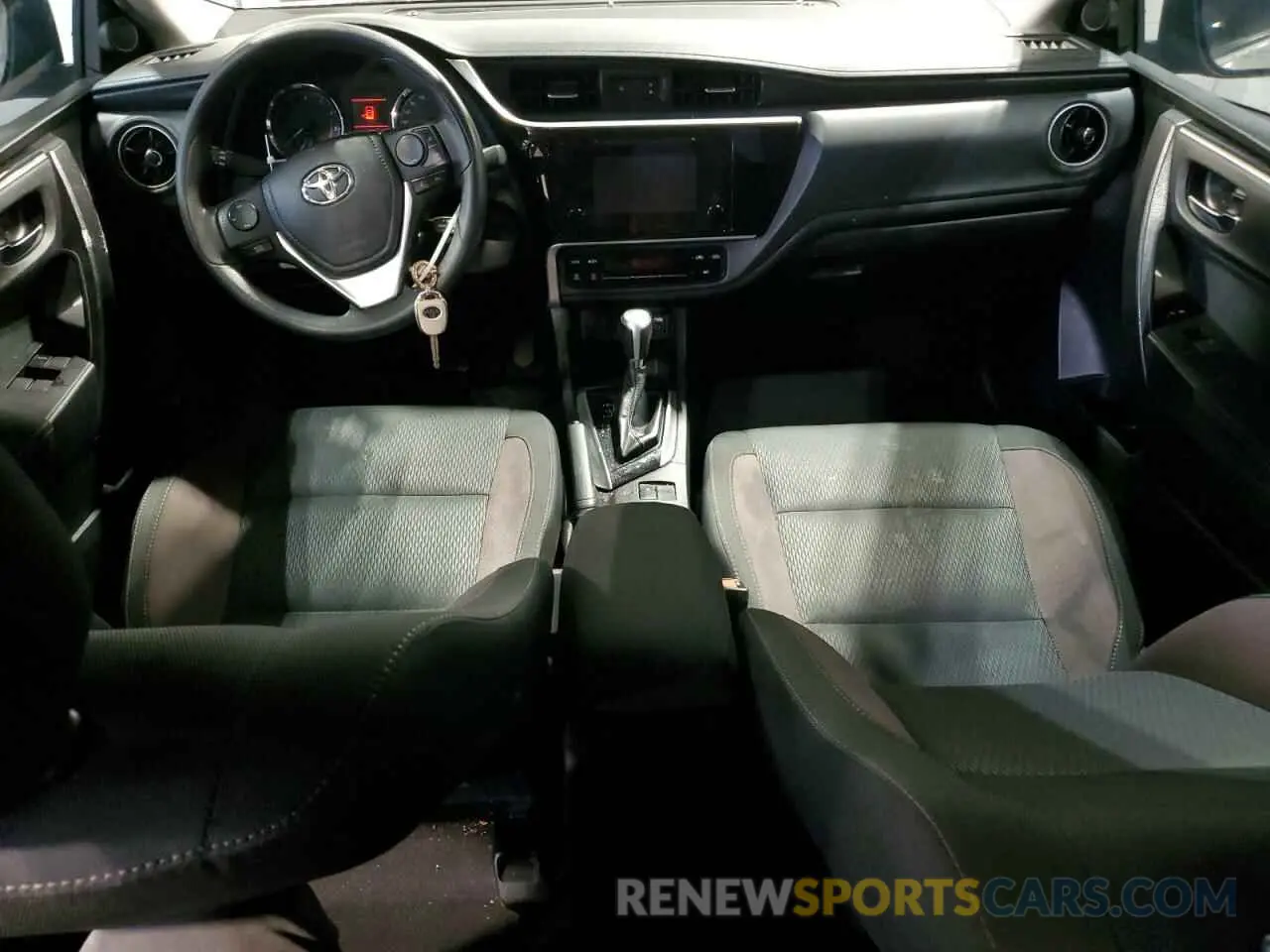 8 Photograph of a damaged car 2T1BURHEXKC174880 TOYOTA COROLLA 2019