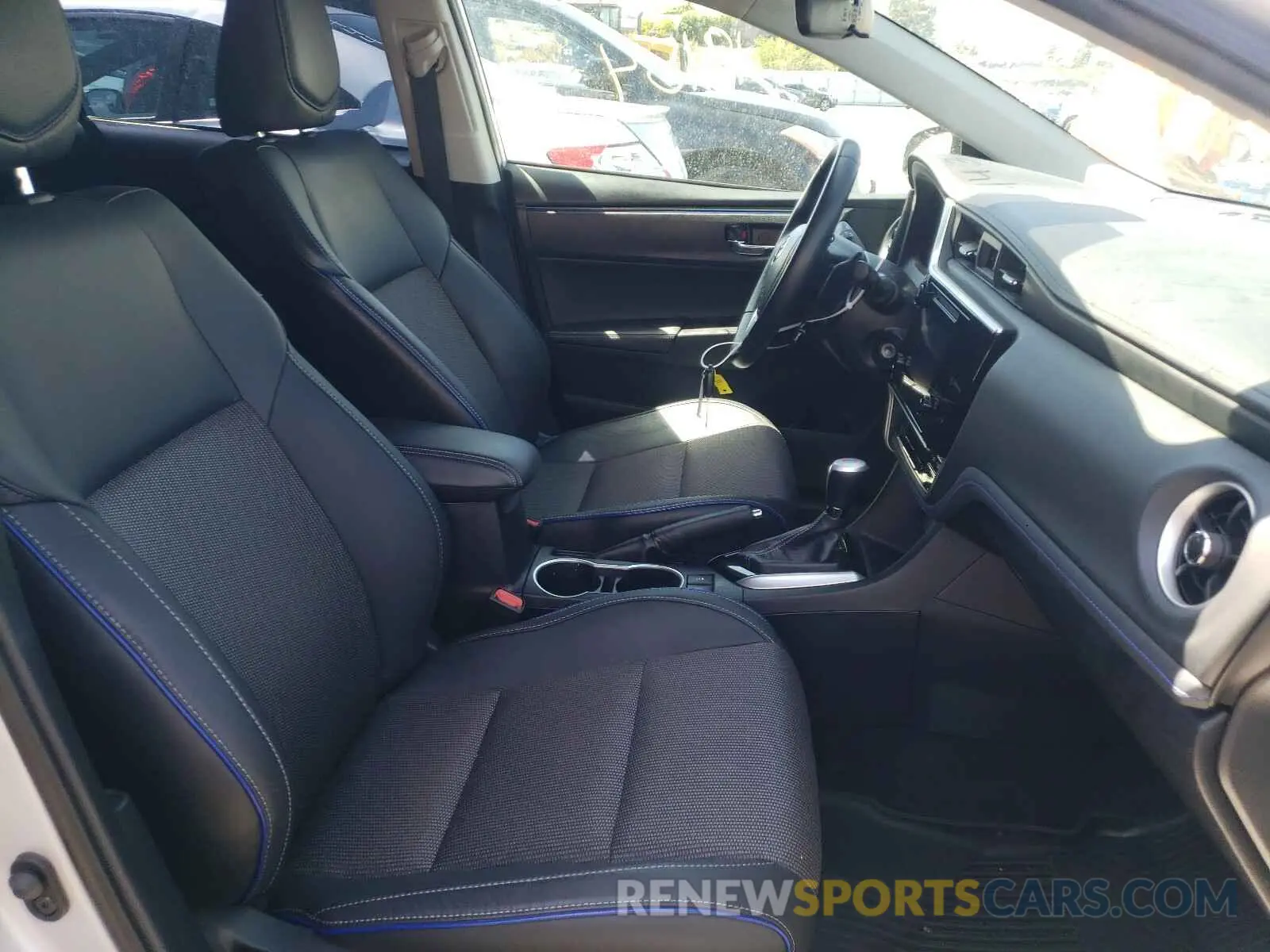 5 Photograph of a damaged car 2T1BURHEXKC180128 TOYOTA COROLLA 2019