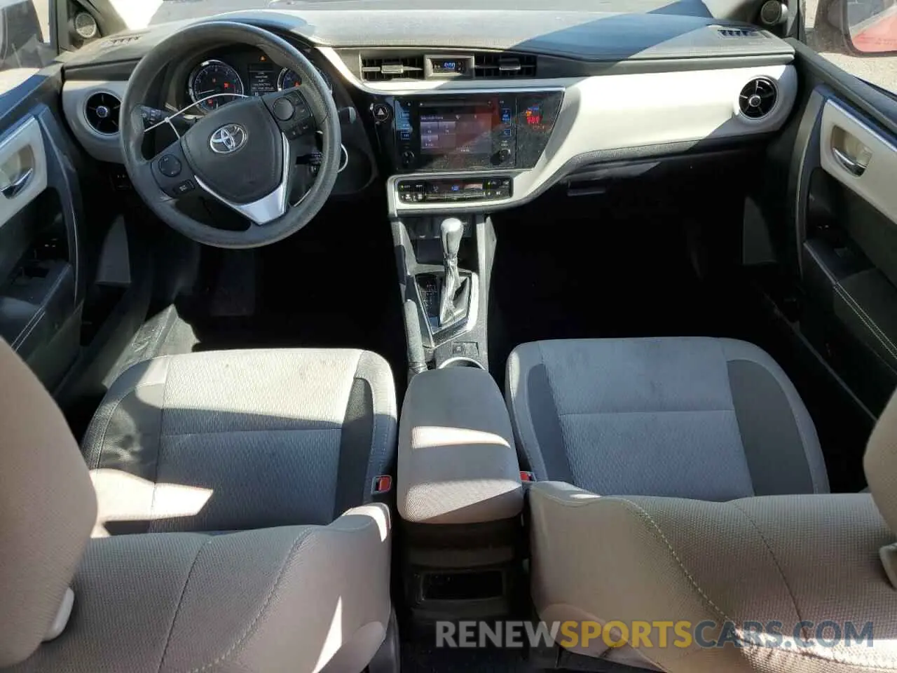 8 Photograph of a damaged car 2T1BURHEXKC193462 TOYOTA COROLLA 2019
