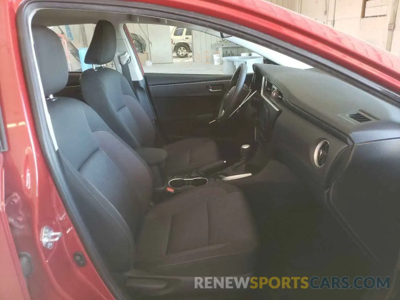 5 Photograph of a damaged car 2T1BURHEXKC233958 TOYOTA COROLLA 2019