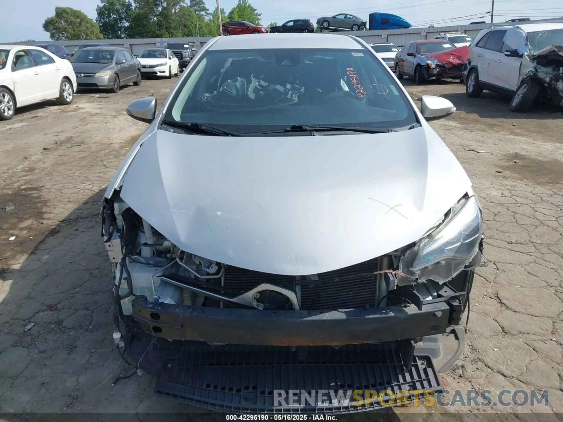 12 Photograph of a damaged car 2T1BURHEXKC243163 TOYOTA COROLLA 2019
