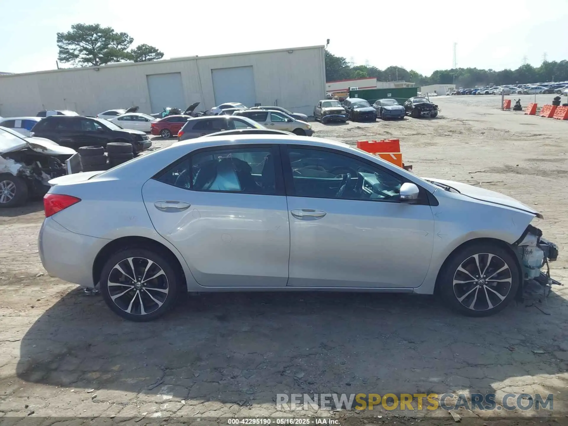 13 Photograph of a damaged car 2T1BURHEXKC243163 TOYOTA COROLLA 2019