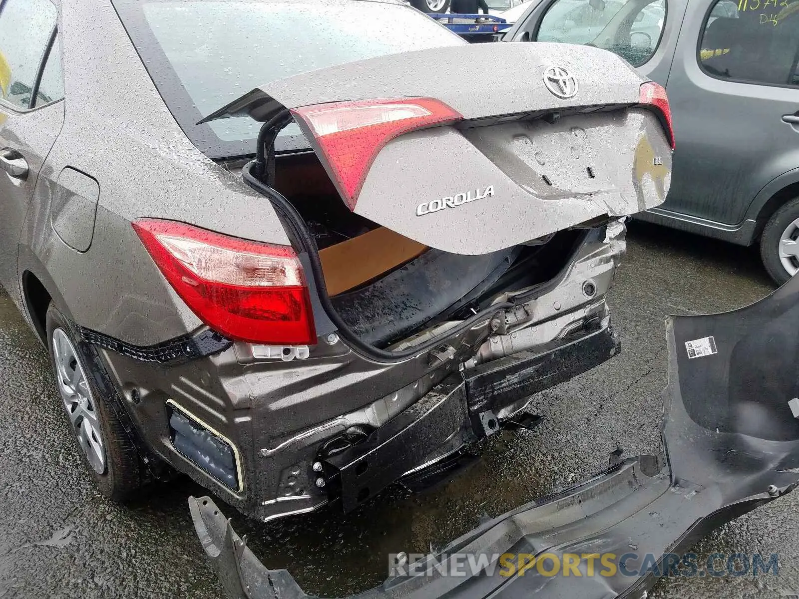 9 Photograph of a damaged car 2T1BURHEXKC245981 TOYOTA COROLLA 2019