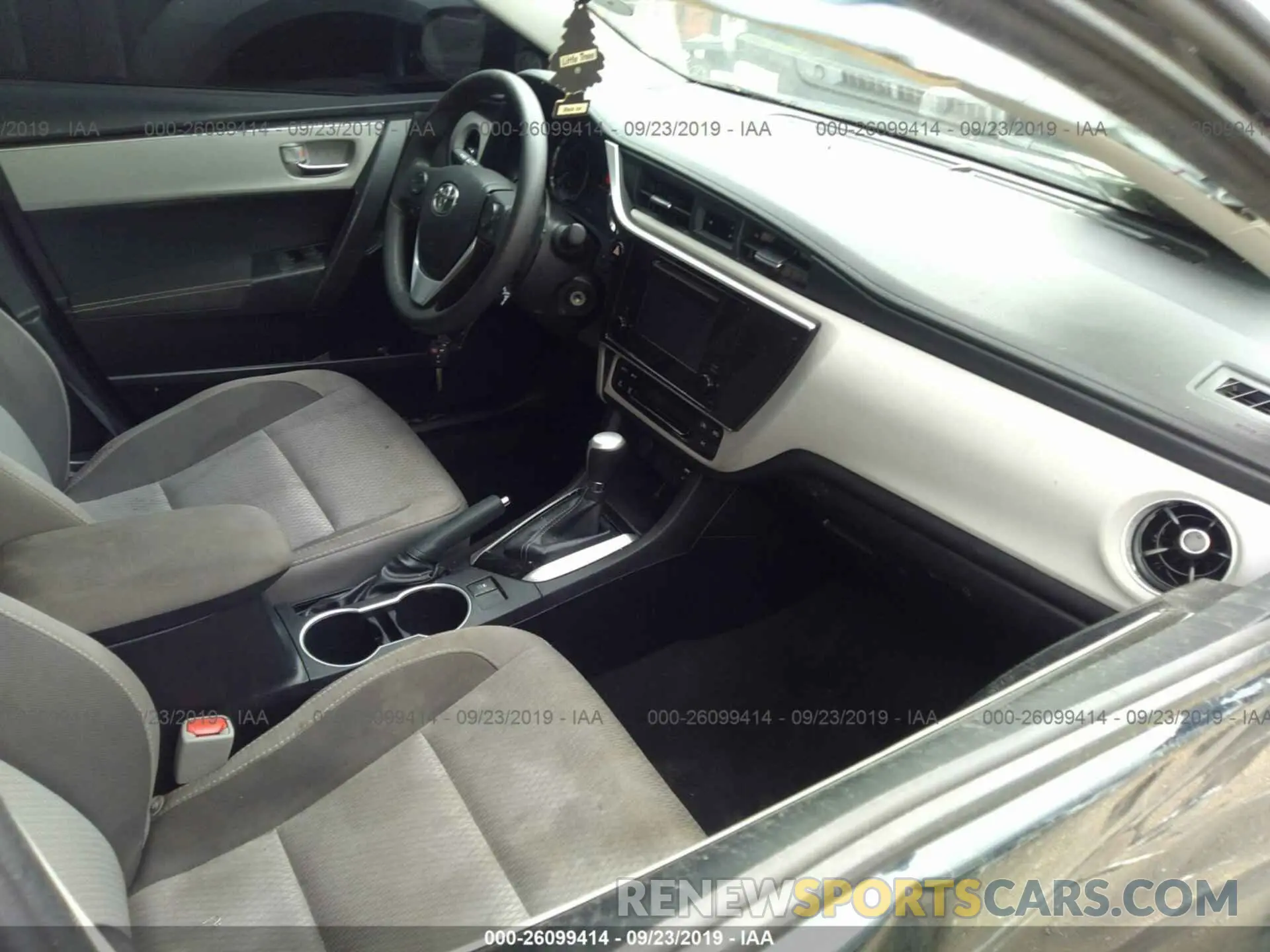 5 Photograph of a damaged car 2T1BURHEXKC246354 TOYOTA COROLLA 2019
