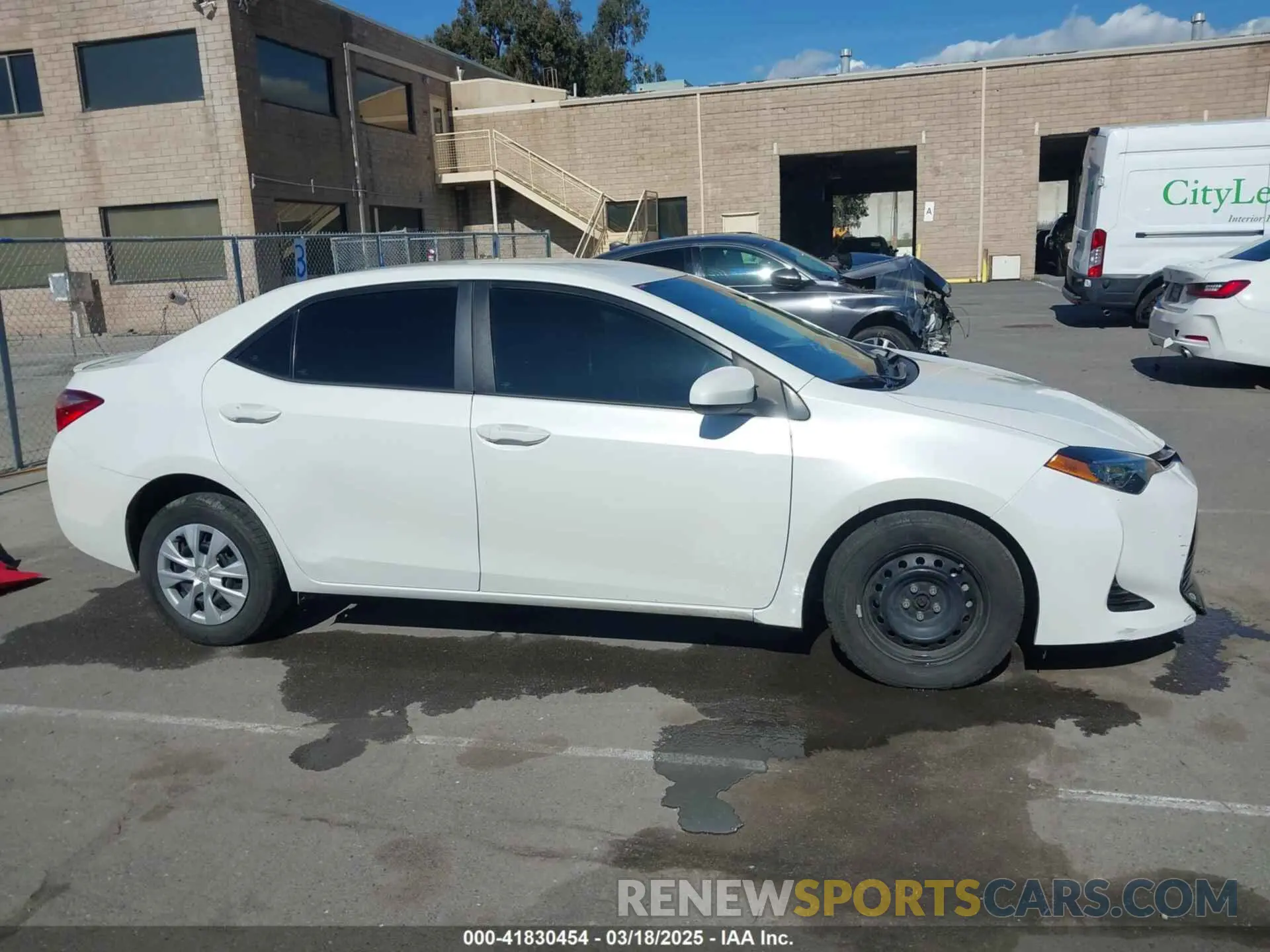 13 Photograph of a damaged car 5YFBPRHE4KP936883 TOYOTA COROLLA 2019