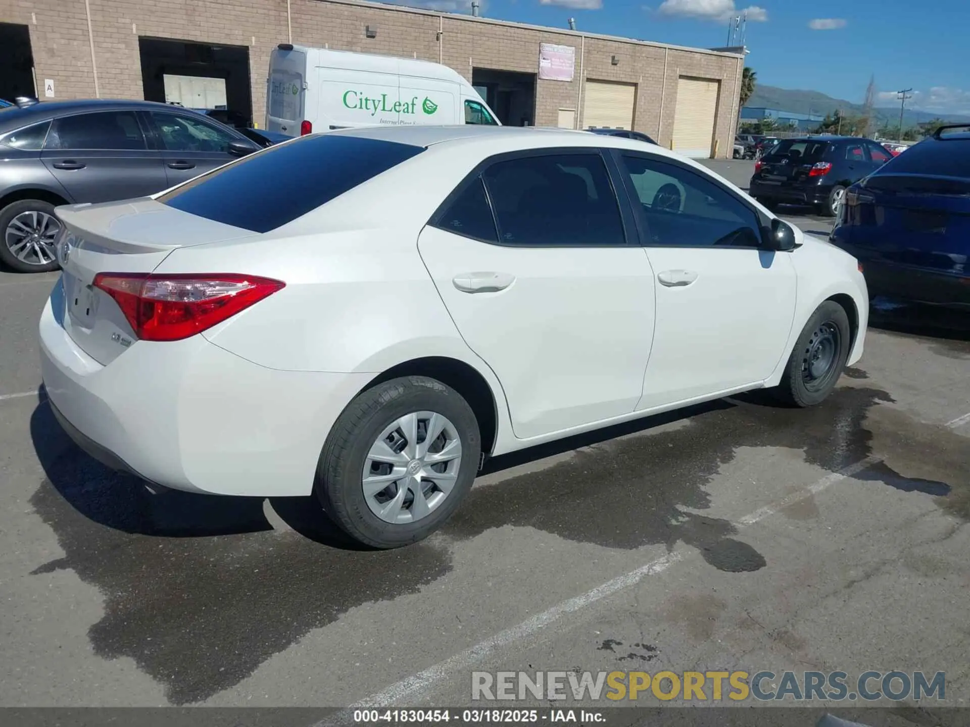 4 Photograph of a damaged car 5YFBPRHE4KP936883 TOYOTA COROLLA 2019