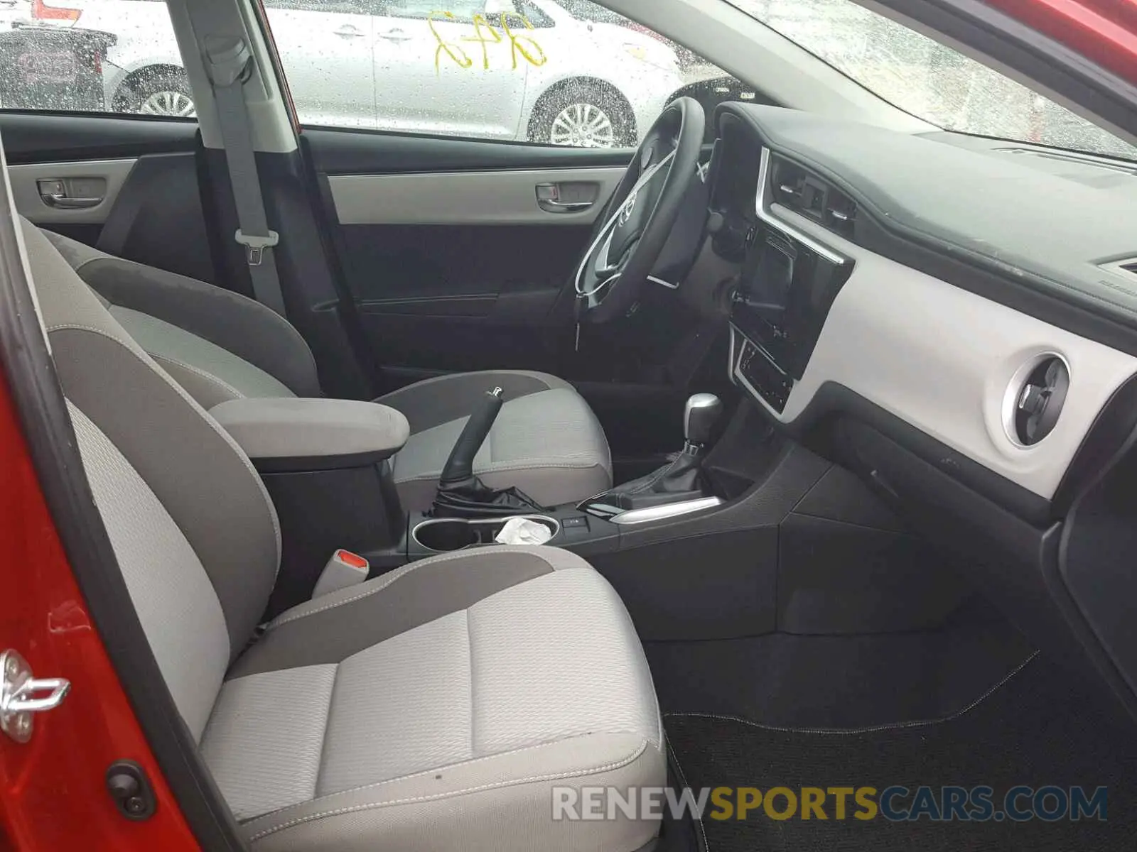 5 Photograph of a damaged car 5YFBURHE0KP859082 TOYOTA COROLLA 2019