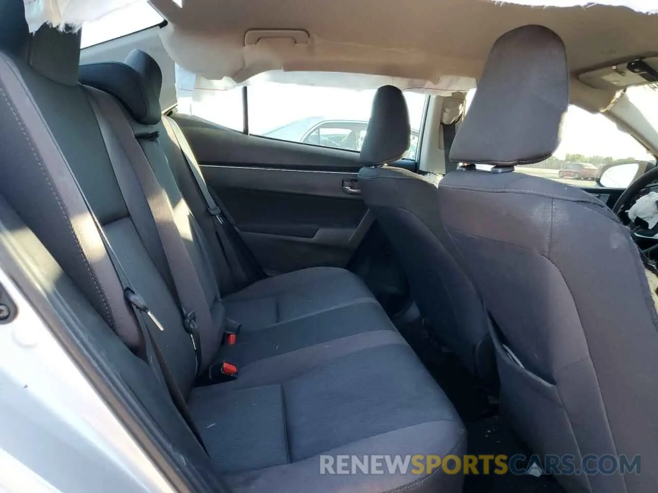 10 Photograph of a damaged car 5YFBURHE0KP859793 TOYOTA COROLLA 2019