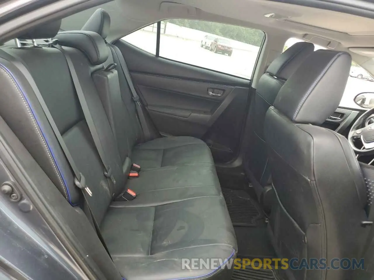 10 Photograph of a damaged car 5YFBURHE0KP860605 TOYOTA COROLLA 2019