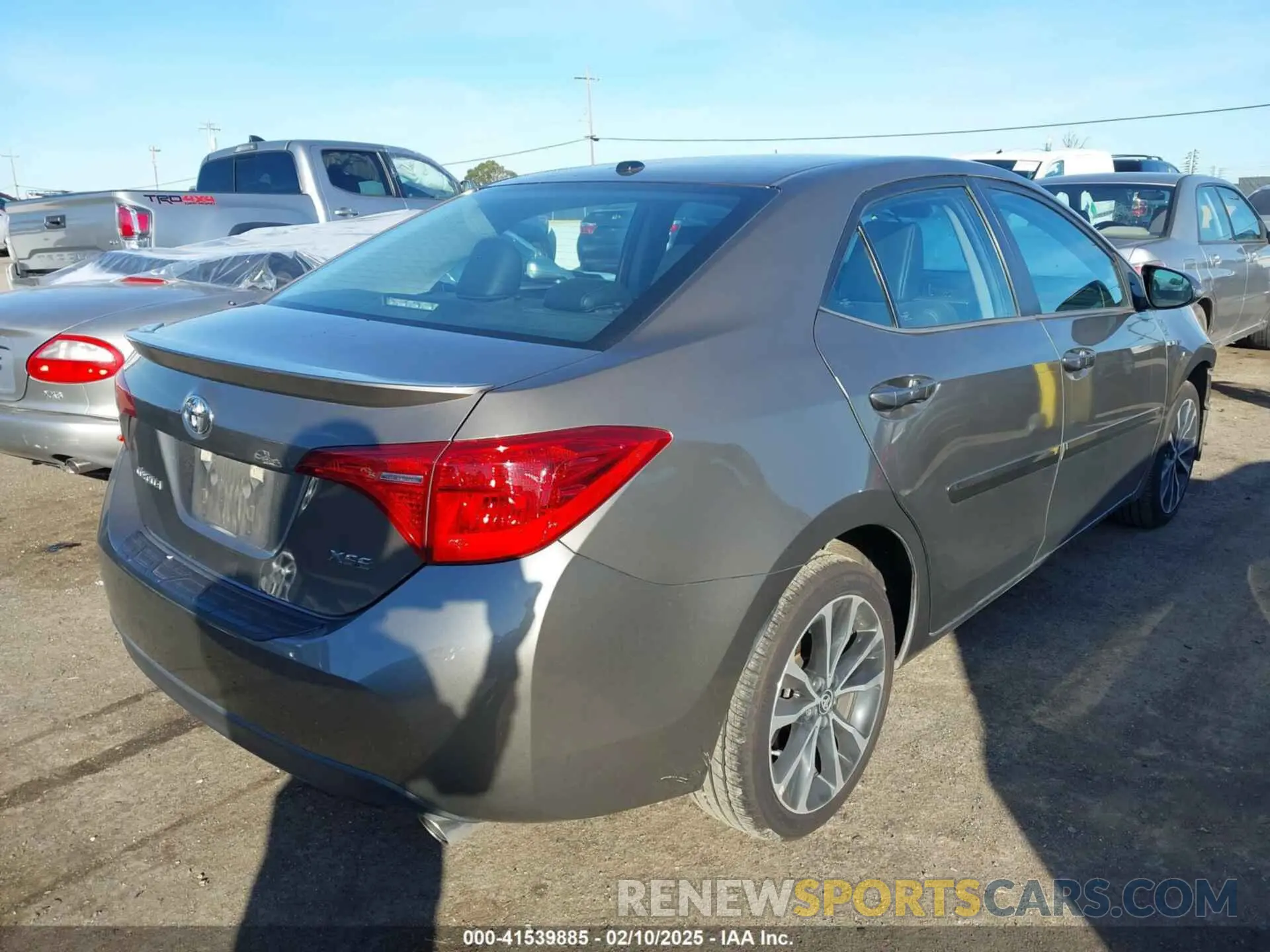 4 Photograph of a damaged car 5YFBURHE0KP862533 TOYOTA COROLLA 2019