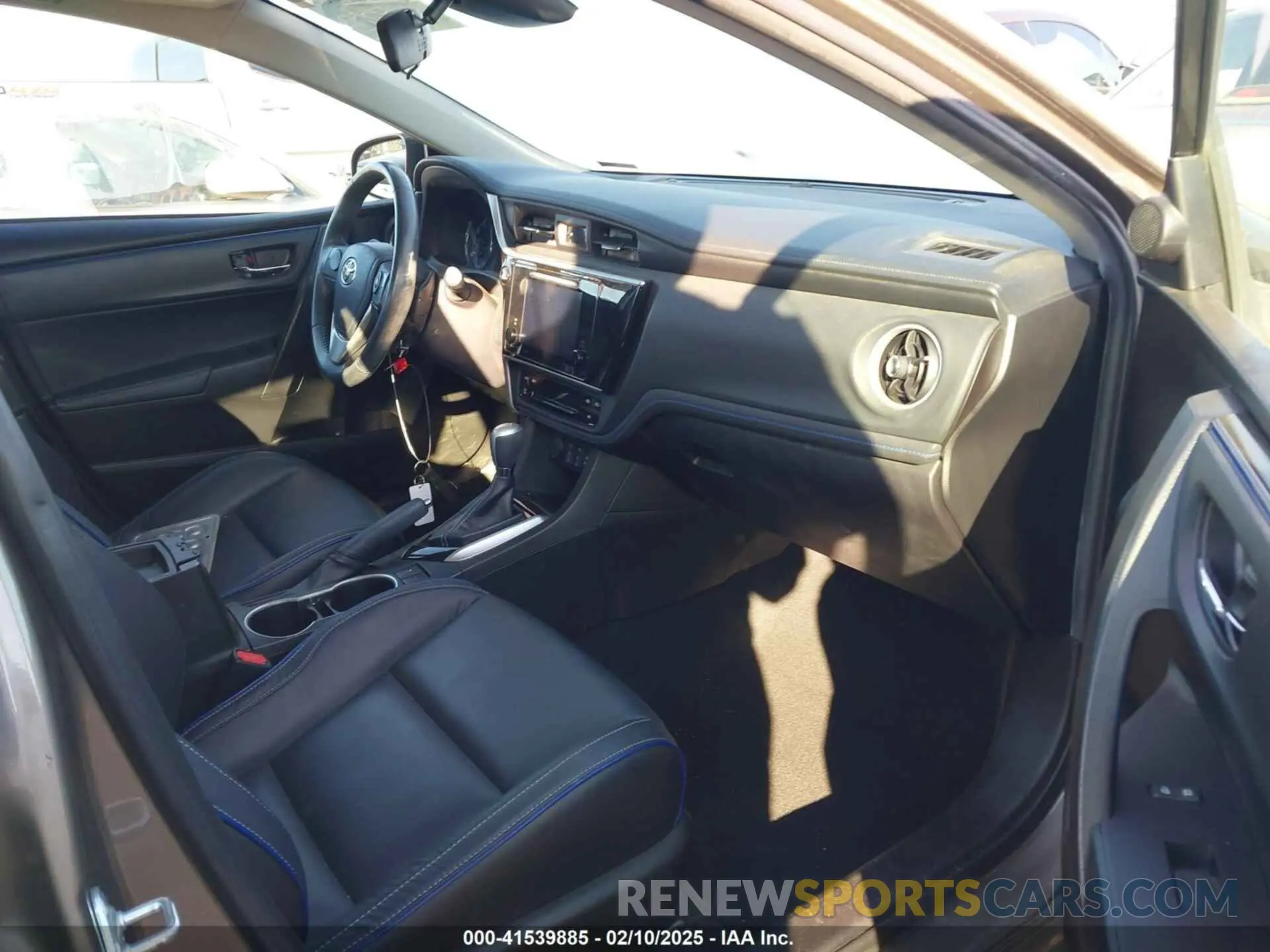 5 Photograph of a damaged car 5YFBURHE0KP862533 TOYOTA COROLLA 2019