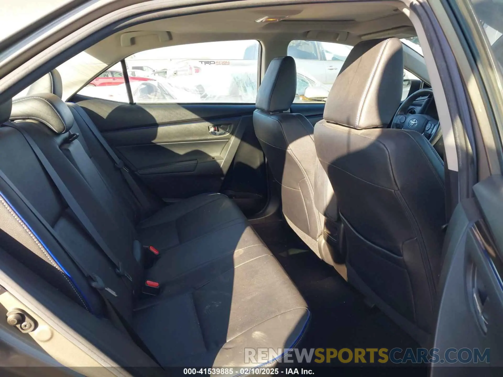 8 Photograph of a damaged car 5YFBURHE0KP862533 TOYOTA COROLLA 2019