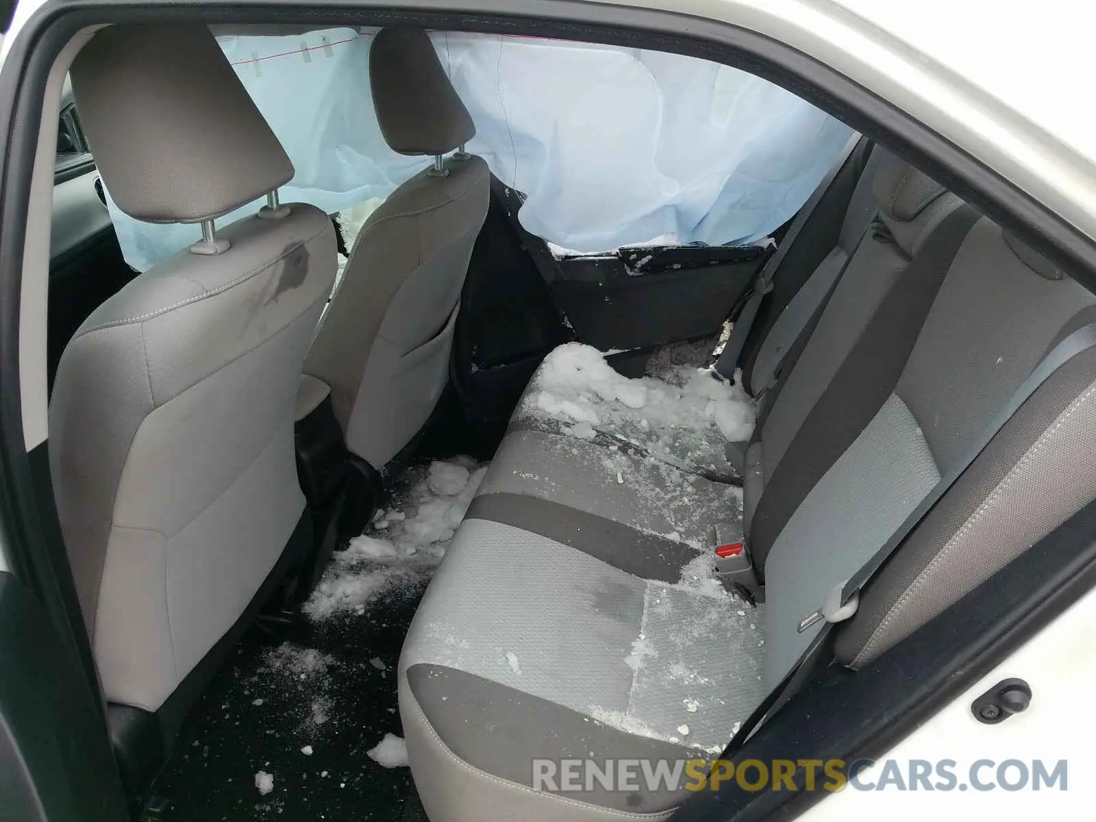 6 Photograph of a damaged car 5YFBURHE0KP864105 TOYOTA COROLLA 2019