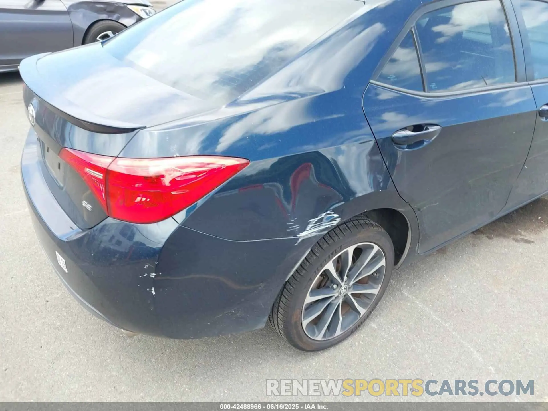 17 Photograph of a damaged car 5YFBURHE0KP869532 TOYOTA COROLLA 2019