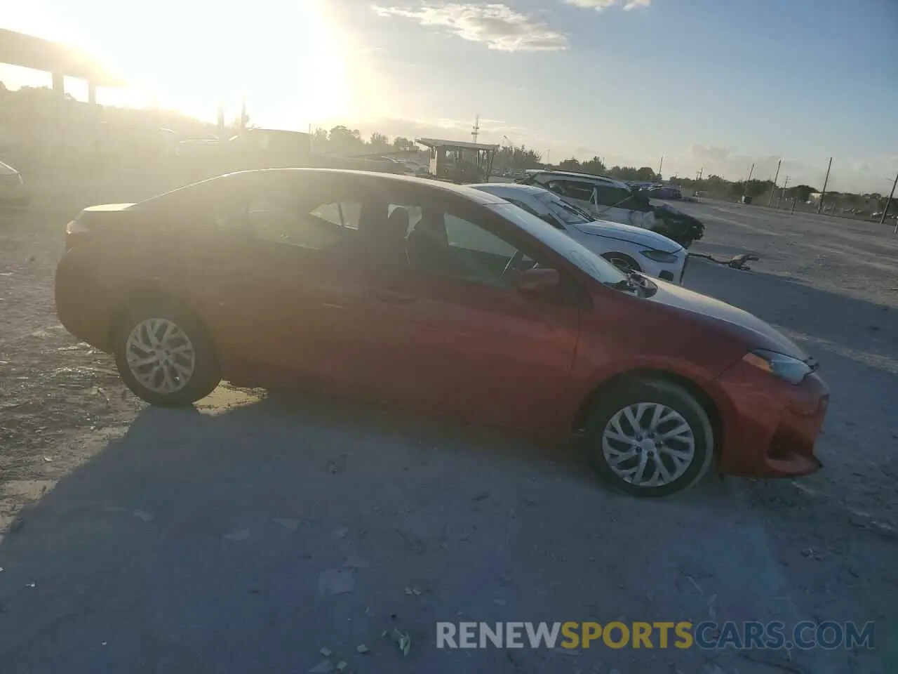 4 Фотография поврежденного автомобиля 5YFBURHE0KP875718 TOYOTA COROLLA 2019