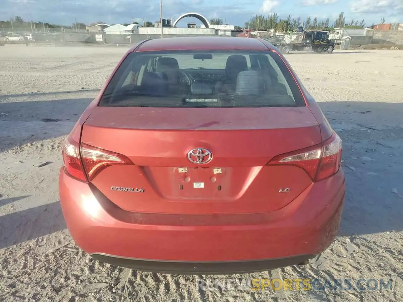 6 Фотография поврежденного автомобиля 5YFBURHE0KP875718 TOYOTA COROLLA 2019