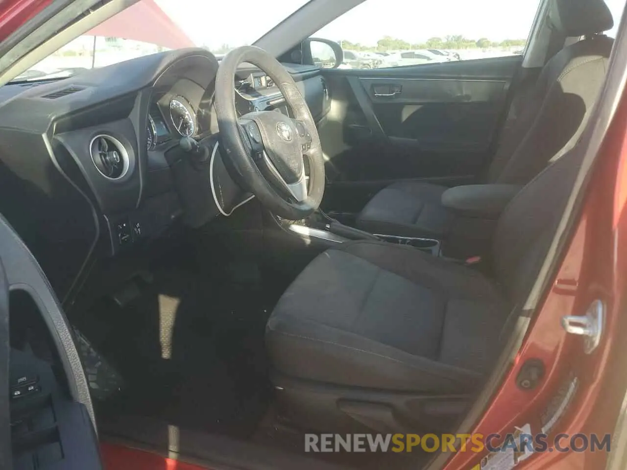 7 Фотография поврежденного автомобиля 5YFBURHE0KP875718 TOYOTA COROLLA 2019