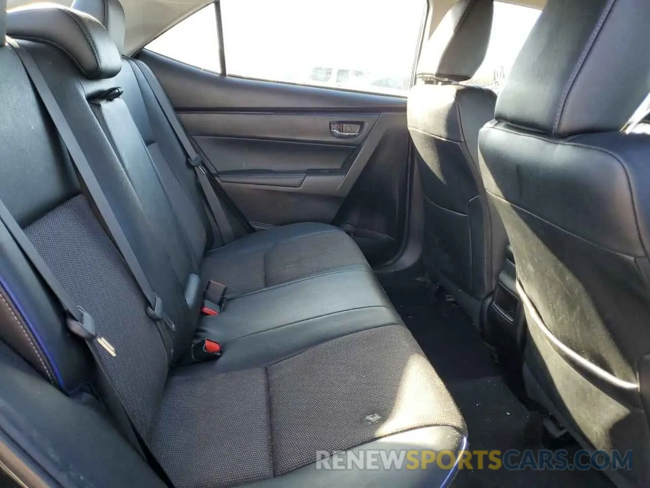 10 Photograph of a damaged car 5YFBURHE0KP879476 TOYOTA COROLLA 2019