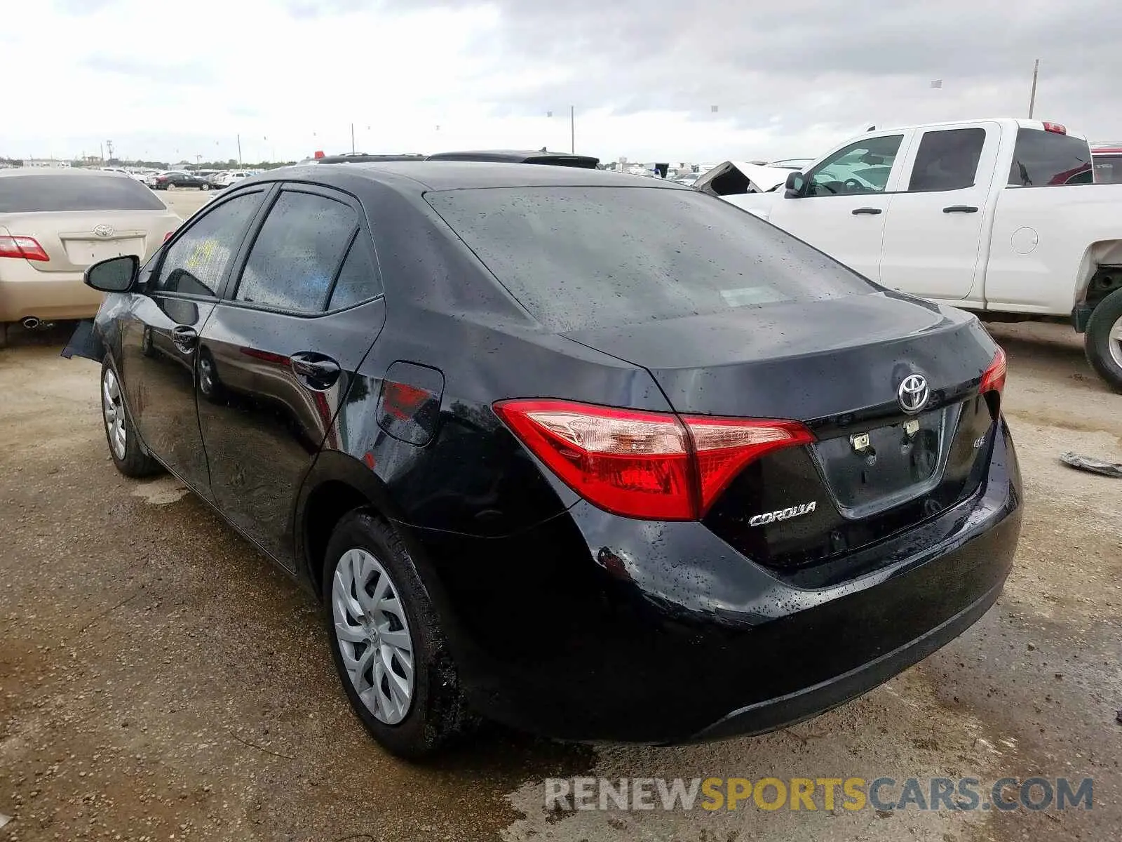 3 Photograph of a damaged car 5YFBURHE0KP883690 TOYOTA COROLLA 2019
