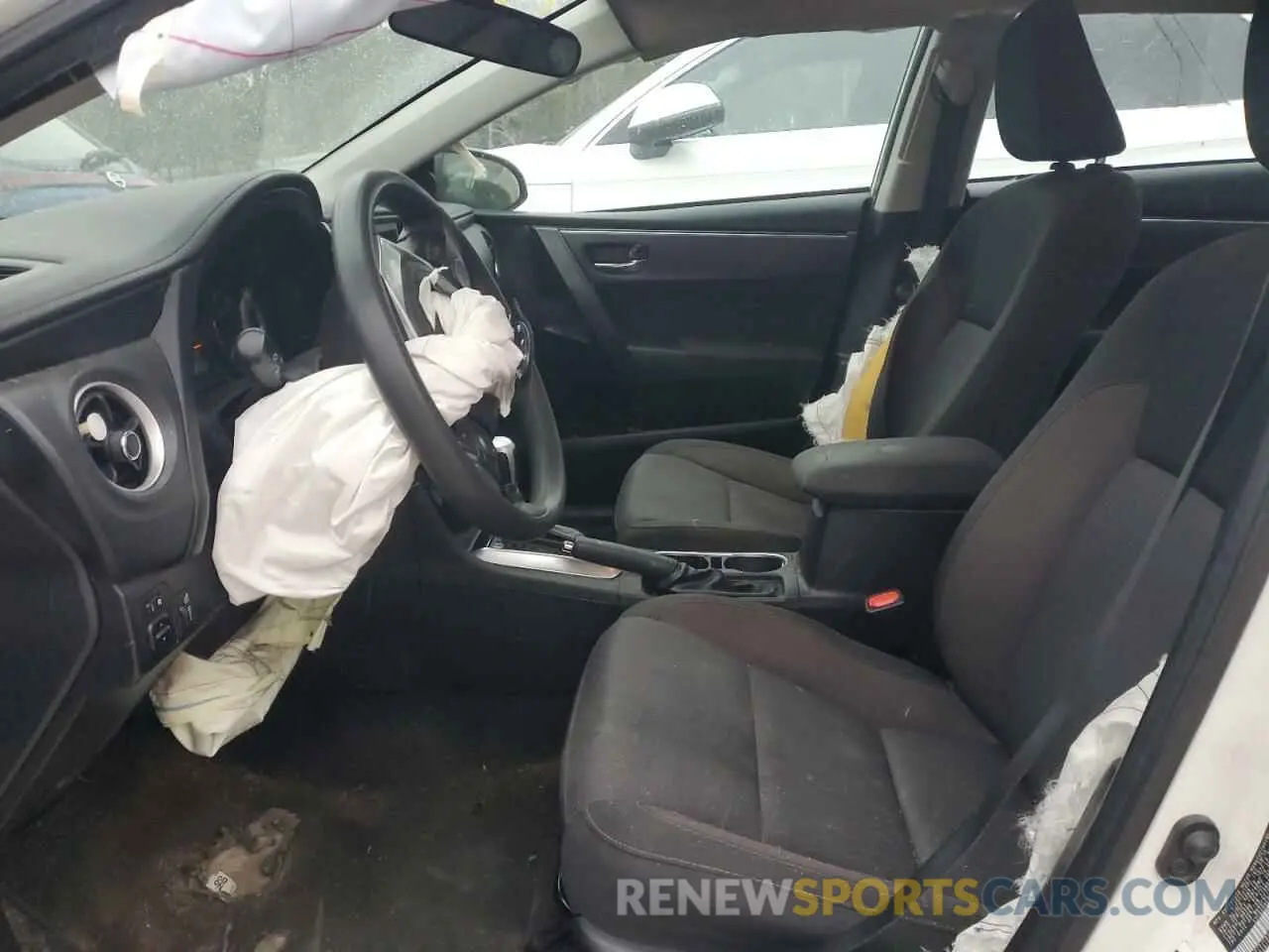 7 Photograph of a damaged car 5YFBURHE0KP892289 TOYOTA COROLLA 2019